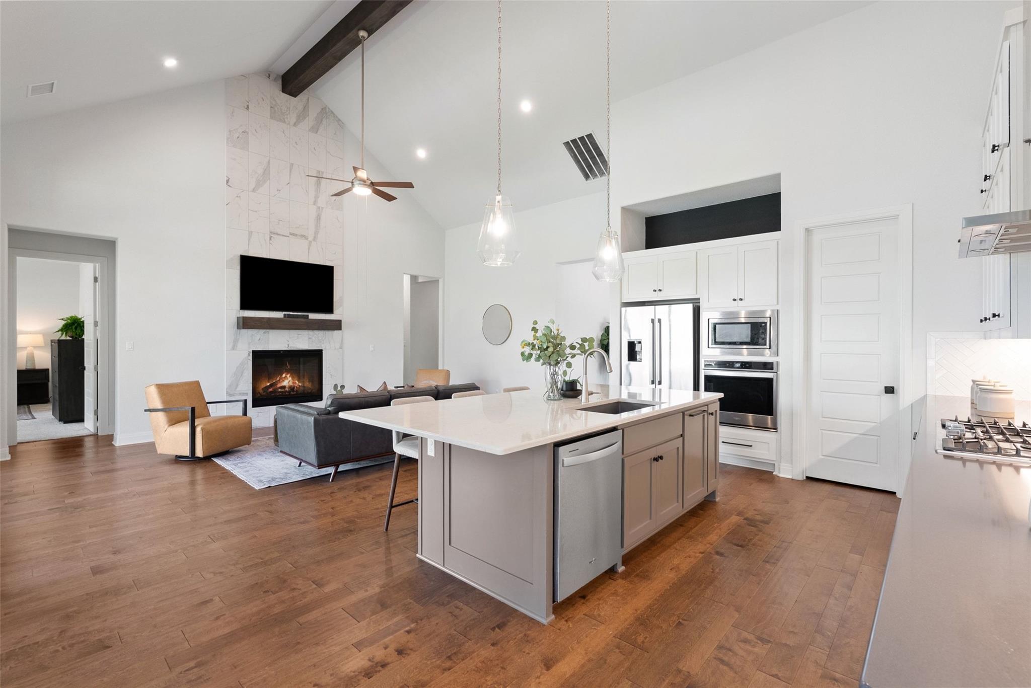 2412 Skywalk Ln # 52, Spicewood, TX 78669