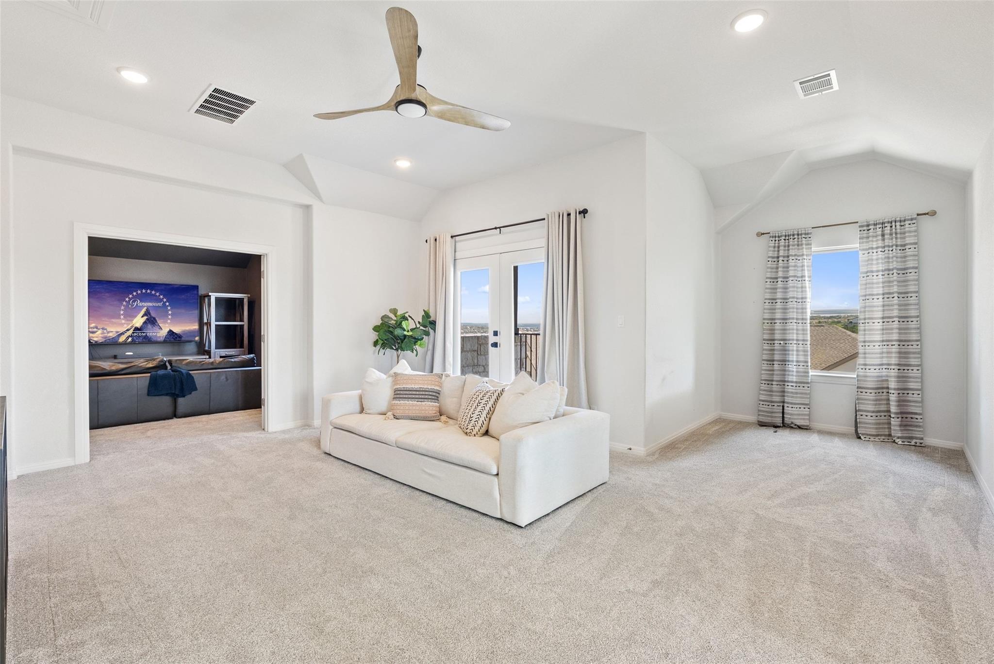 2412 Skywalk Ln # 52, Spicewood, TX 78669