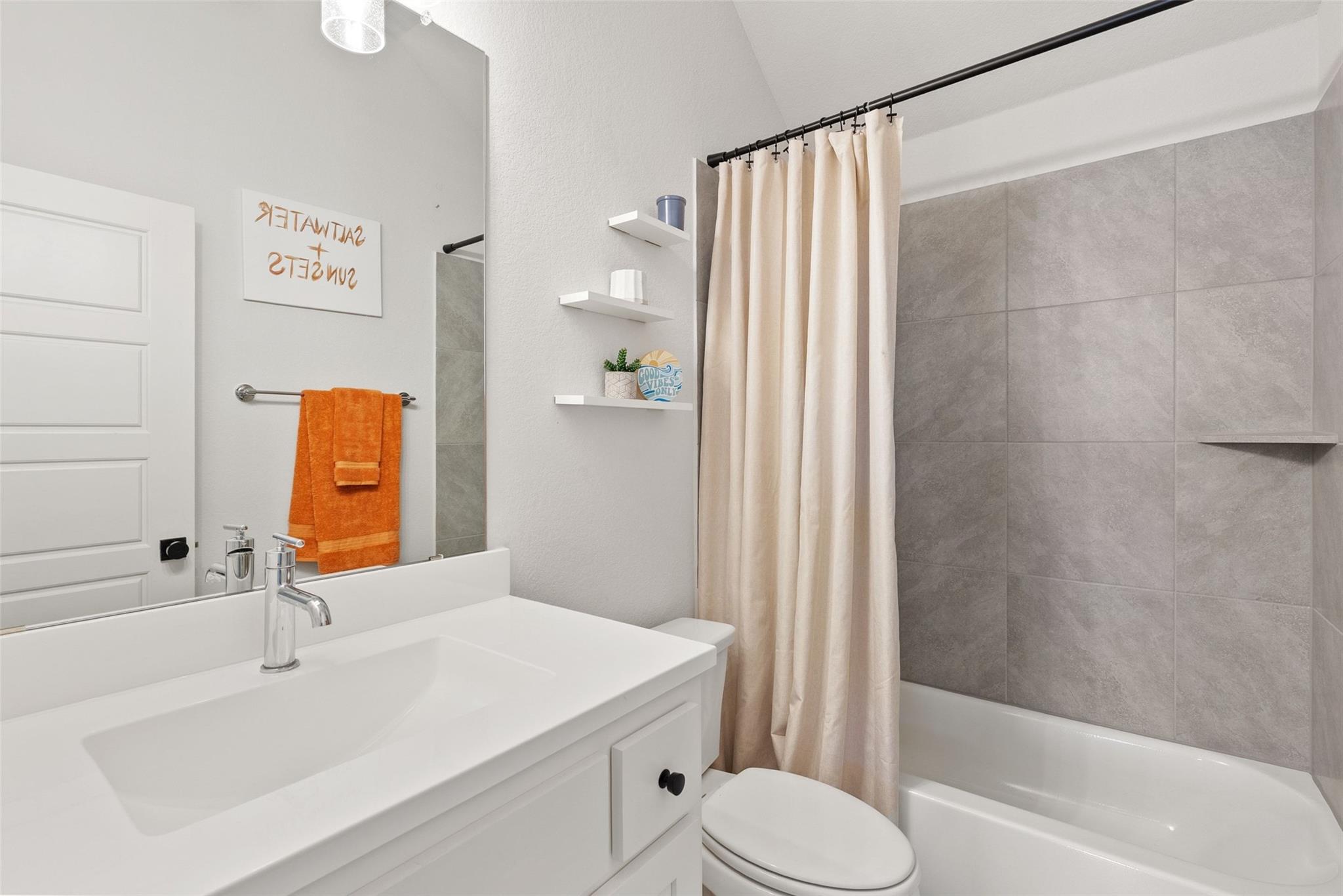 2412 Skywalk Ln # 52, Spicewood, TX 78669