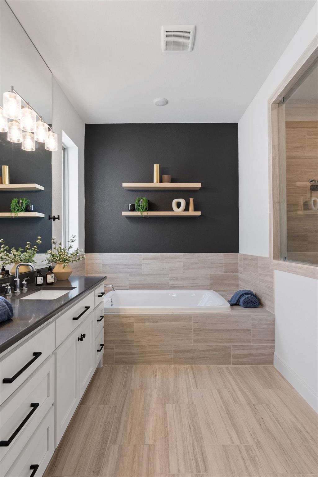 2412 Skywalk Ln # 52, Spicewood, TX 78669