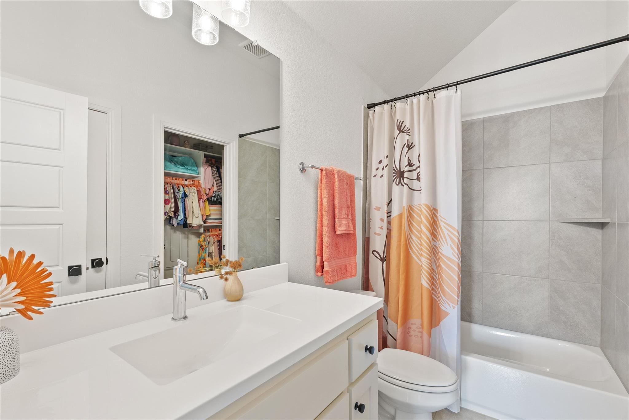 2412 Skywalk Ln # 52, Spicewood, TX 78669