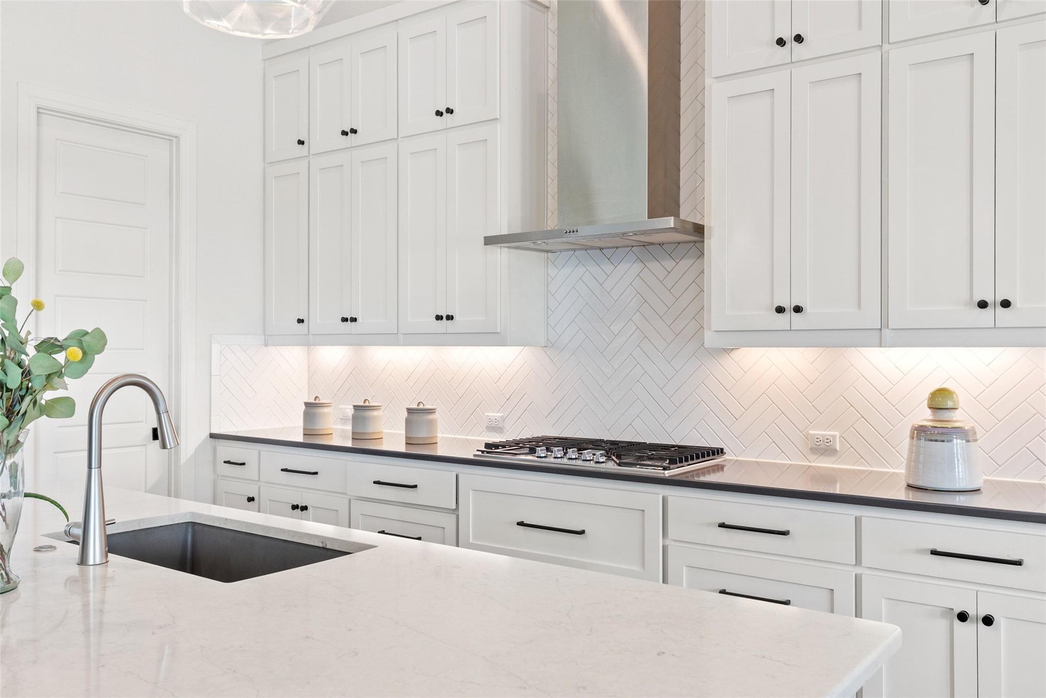 2412 Skywalk Ln # 52, Spicewood, TX 78669