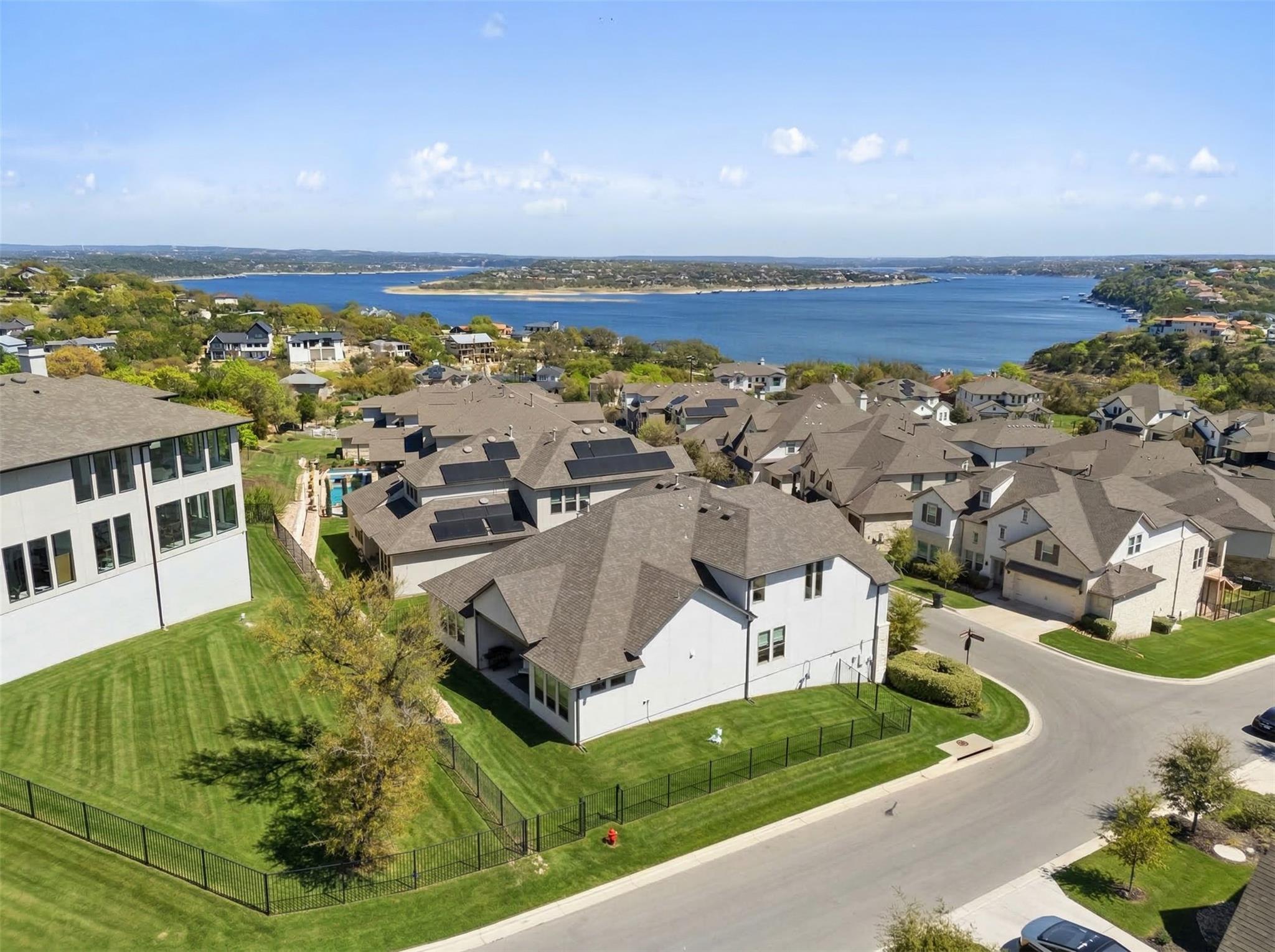 2412 Skywalk Ln # 52, Spicewood, TX 78669