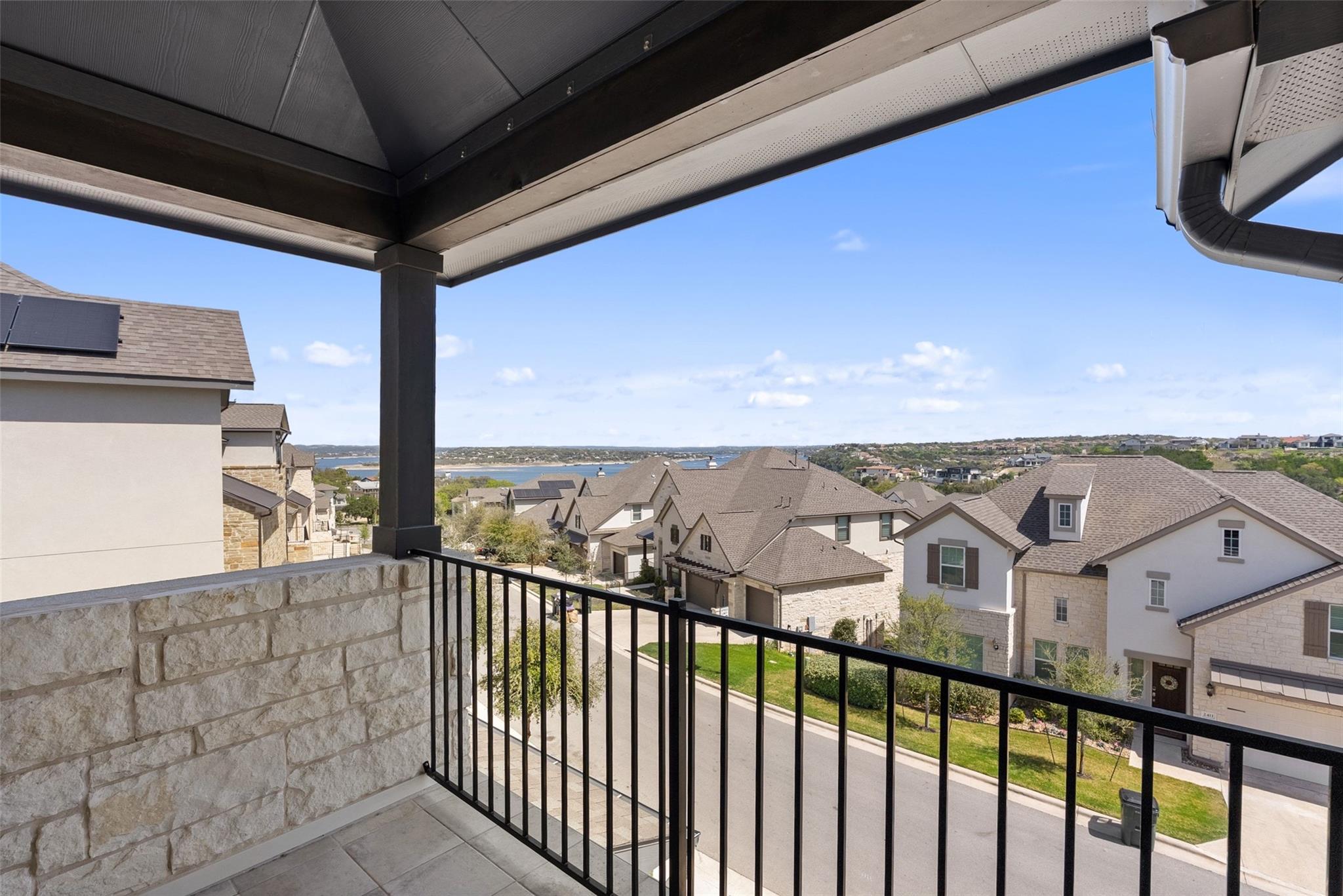 2412 Skywalk Ln # 52, Spicewood, TX 78669