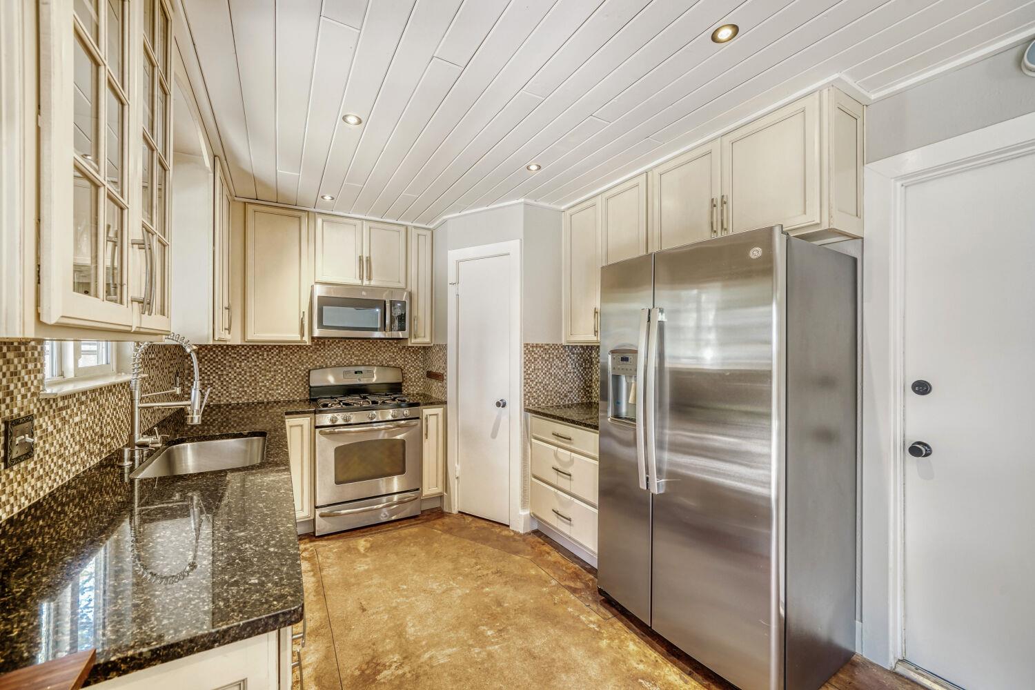 4148 Stonecroft Dr, Austin, TX 78749