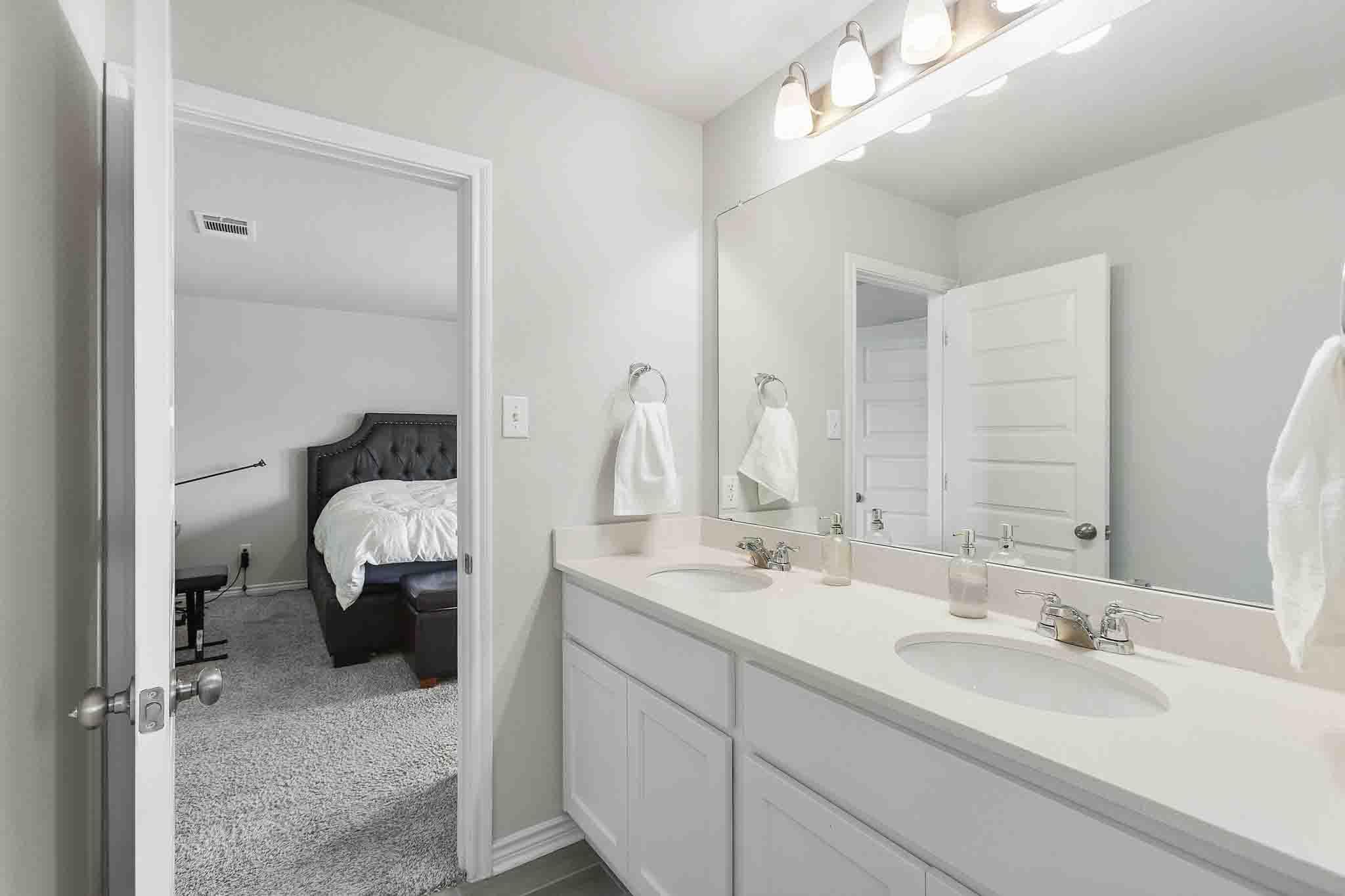 616 Barbary Coast Ln, Jarrell, TX 76537