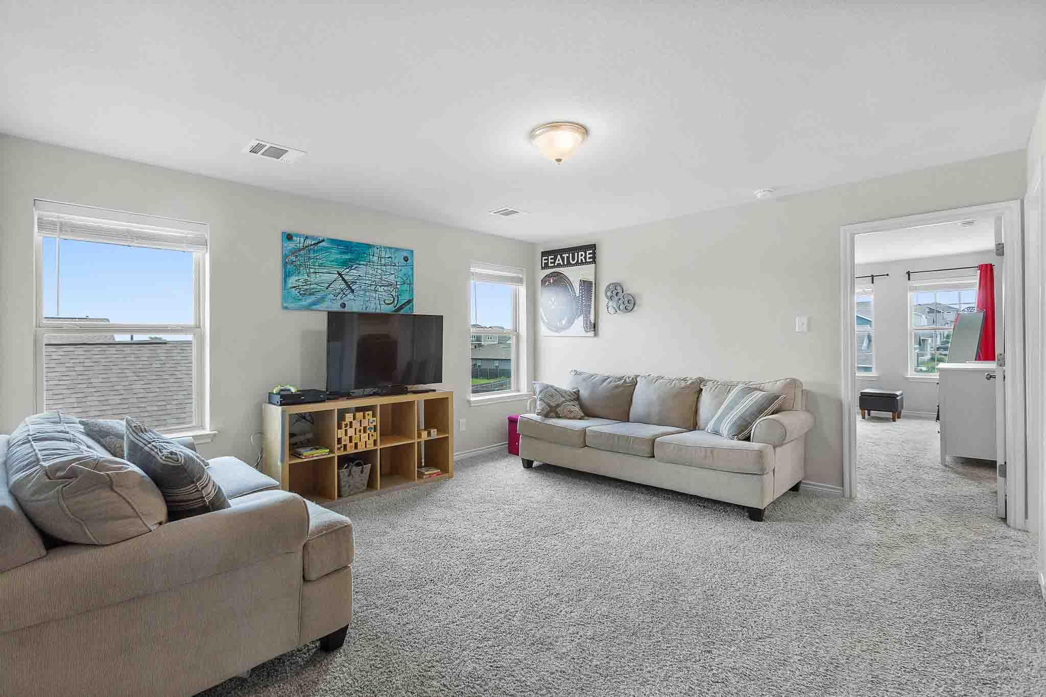 616 Barbary Coast Ln, Jarrell, TX 76537