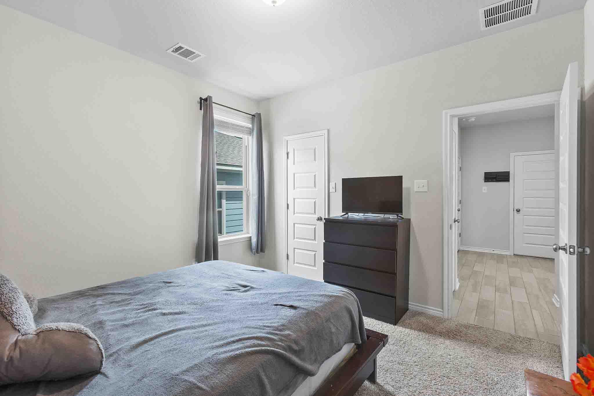 616 Barbary Coast Ln, Jarrell, TX 76537