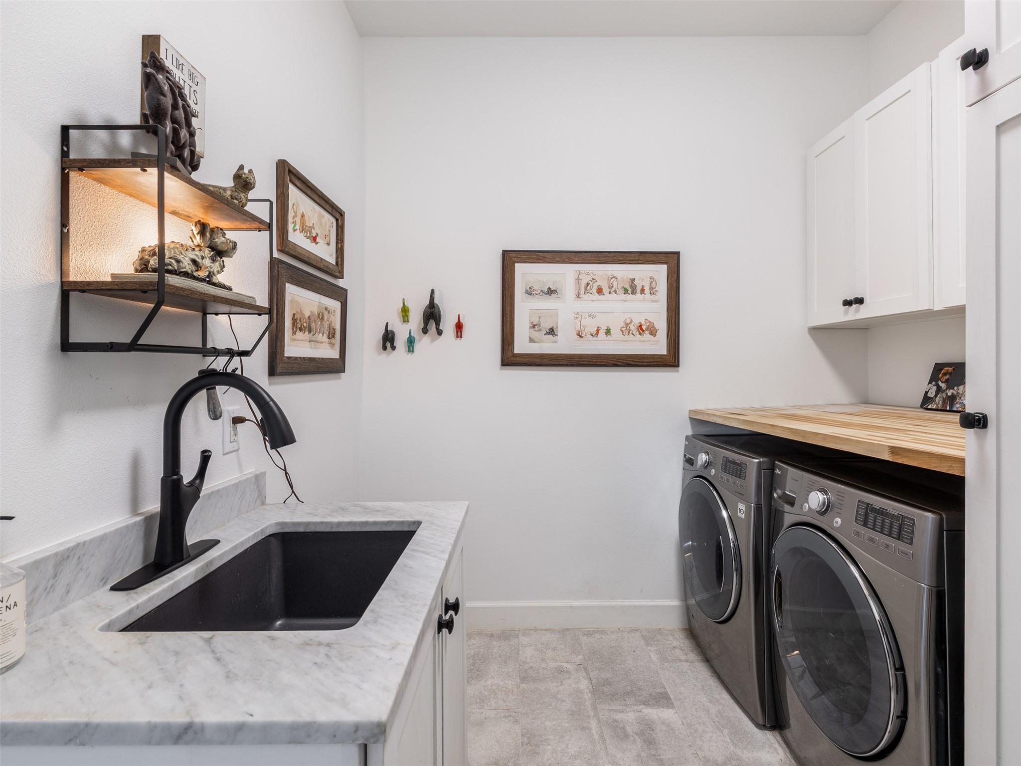 933 Beauchamp Rd, Dripping Springs, TX 78620