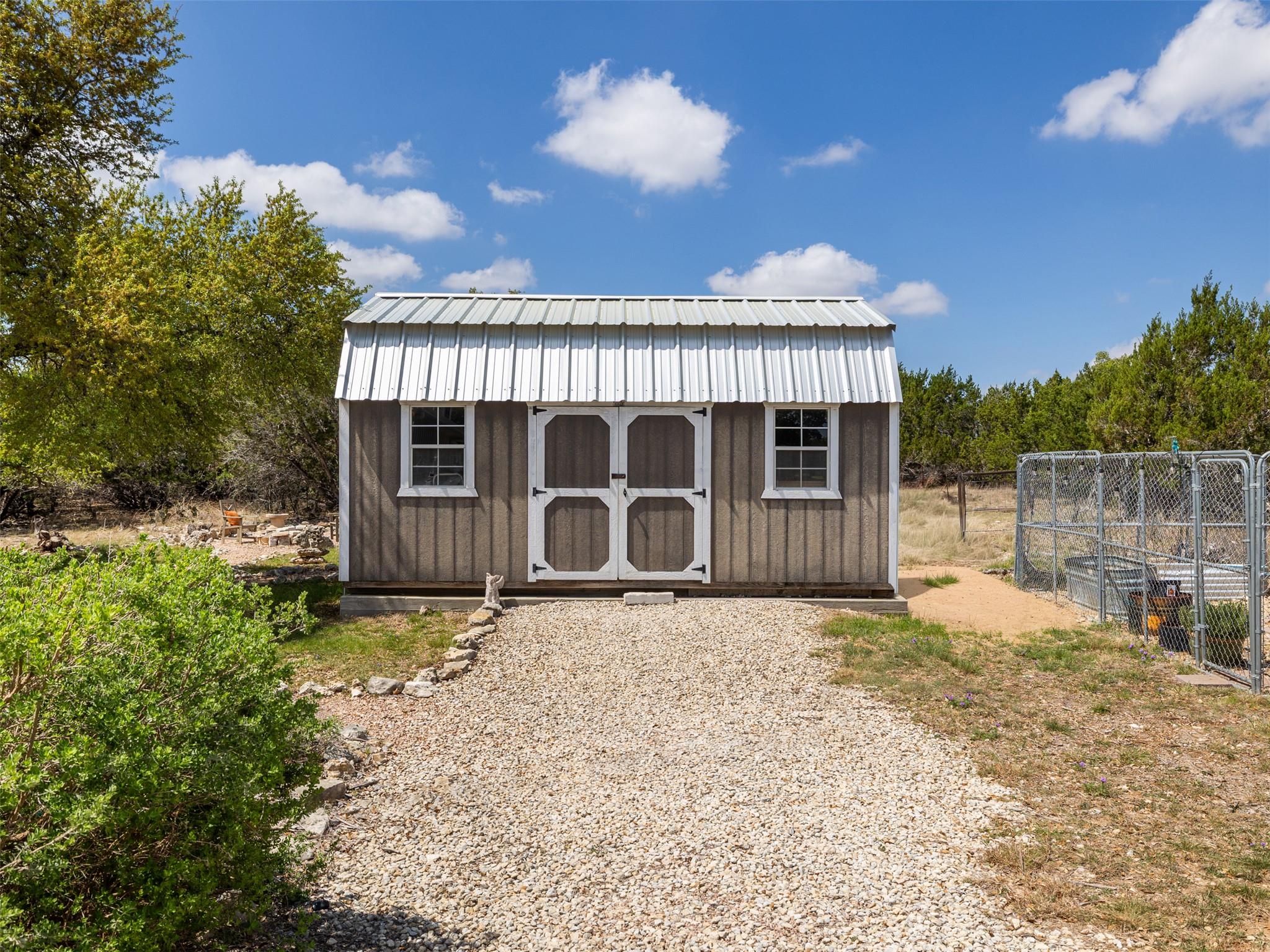933 Beauchamp Rd, Dripping Springs, TX 78620