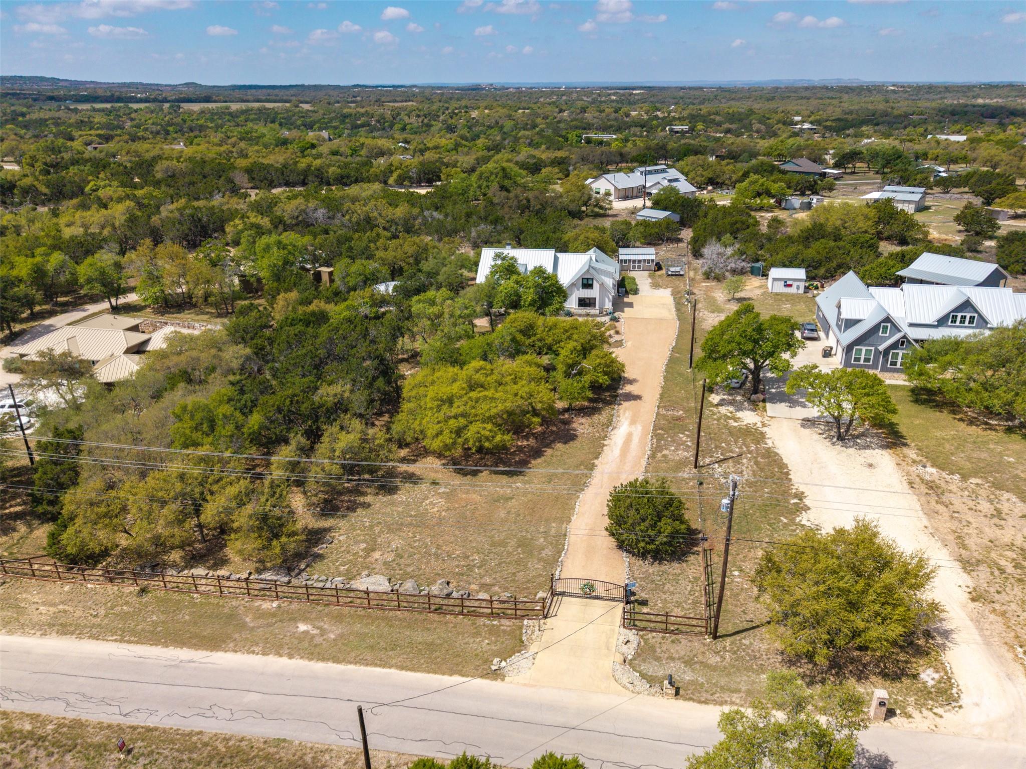 933 Beauchamp Rd, Dripping Springs, TX 78620