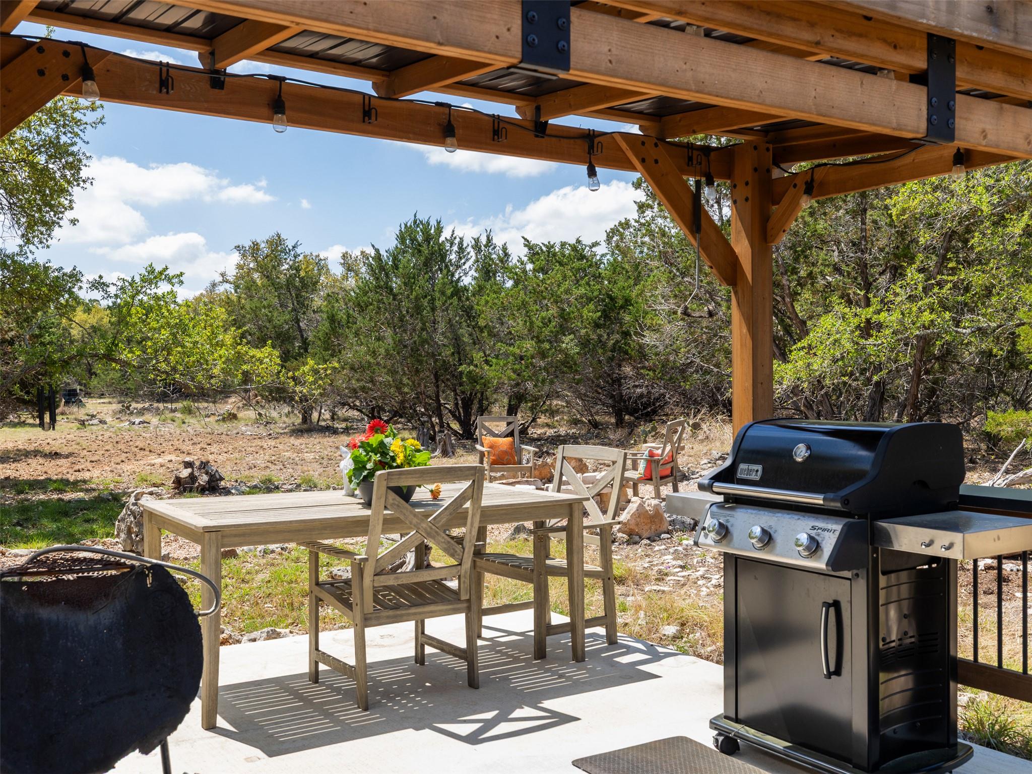 933 Beauchamp Rd, Dripping Springs, TX 78620