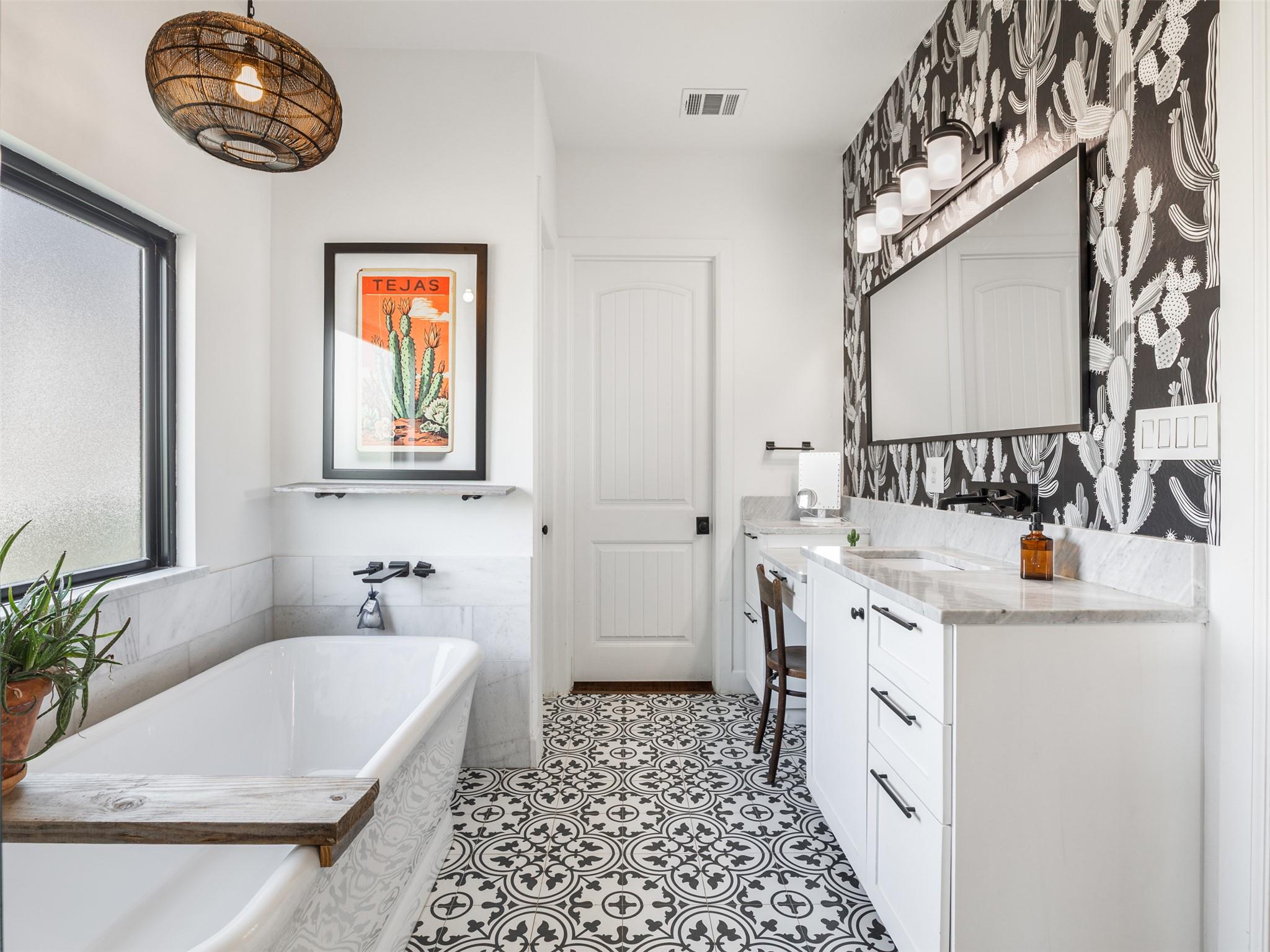 933 Beauchamp Rd, Dripping Springs, TX 78620