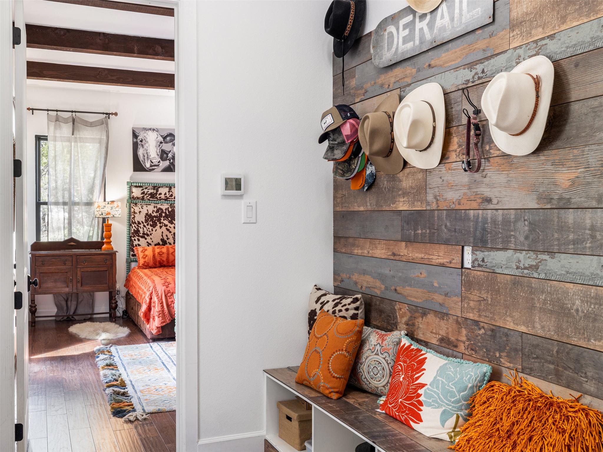 933 Beauchamp Rd, Dripping Springs, TX 78620