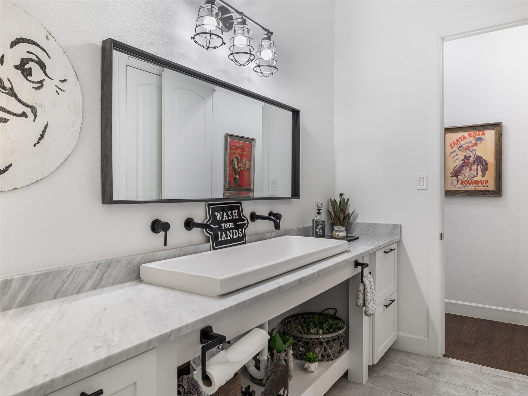 933 Beauchamp Rd, Dripping Springs, TX 78620