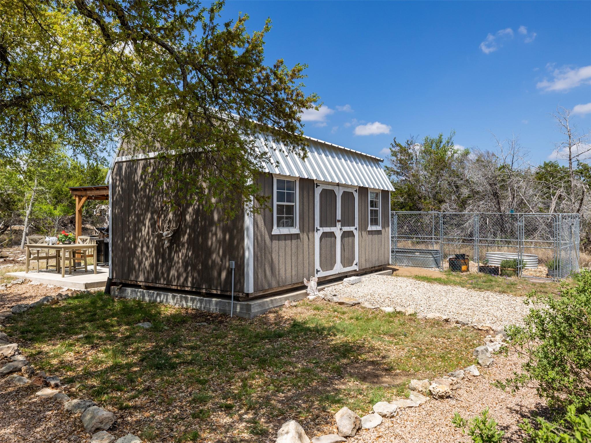 933 Beauchamp Rd, Dripping Springs, TX 78620