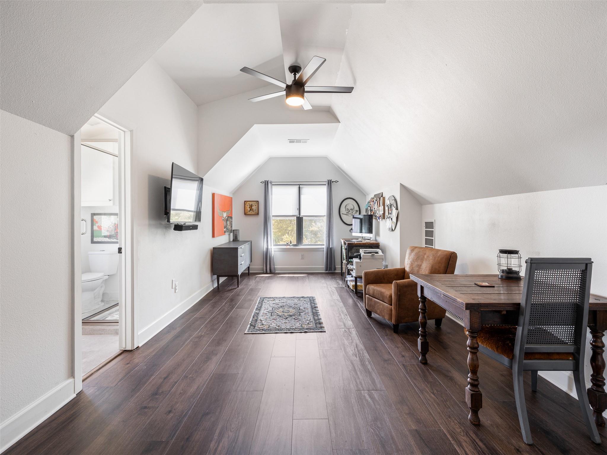 933 Beauchamp Rd, Dripping Springs, TX 78620