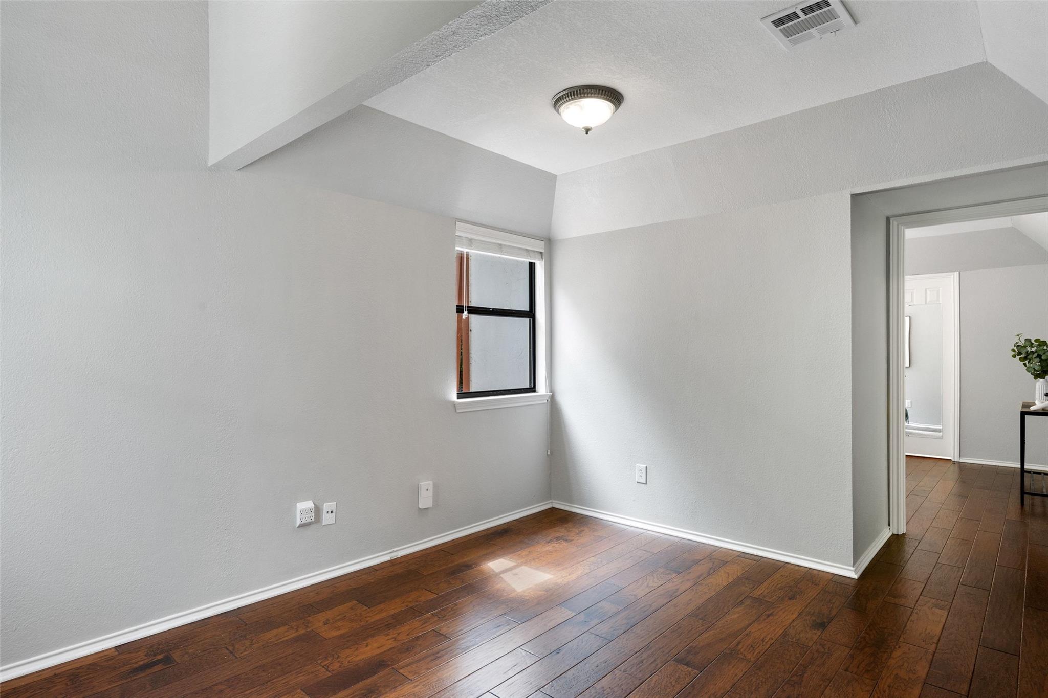 10100 Talleyran Dr, Austin, TX 78750
