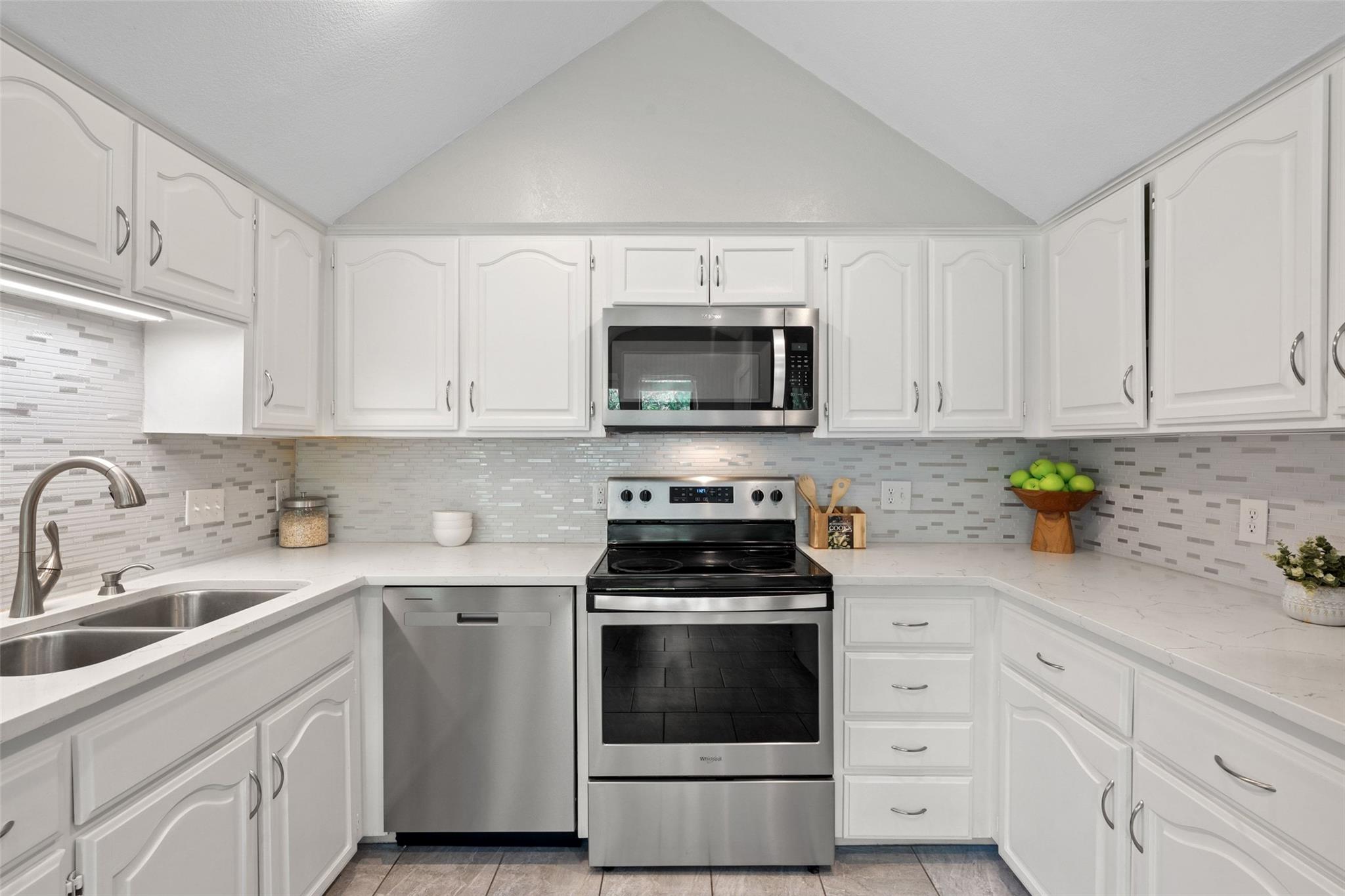 10100 Talleyran Dr, Austin, TX 78750