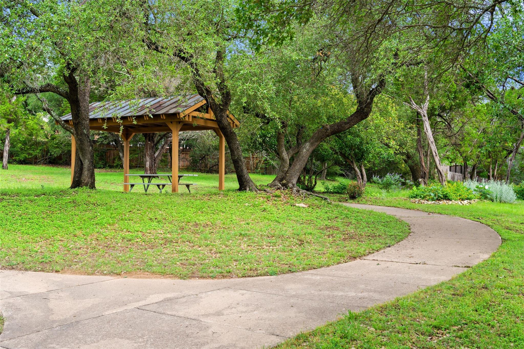 10100 Talleyran Dr, Austin, TX 78750