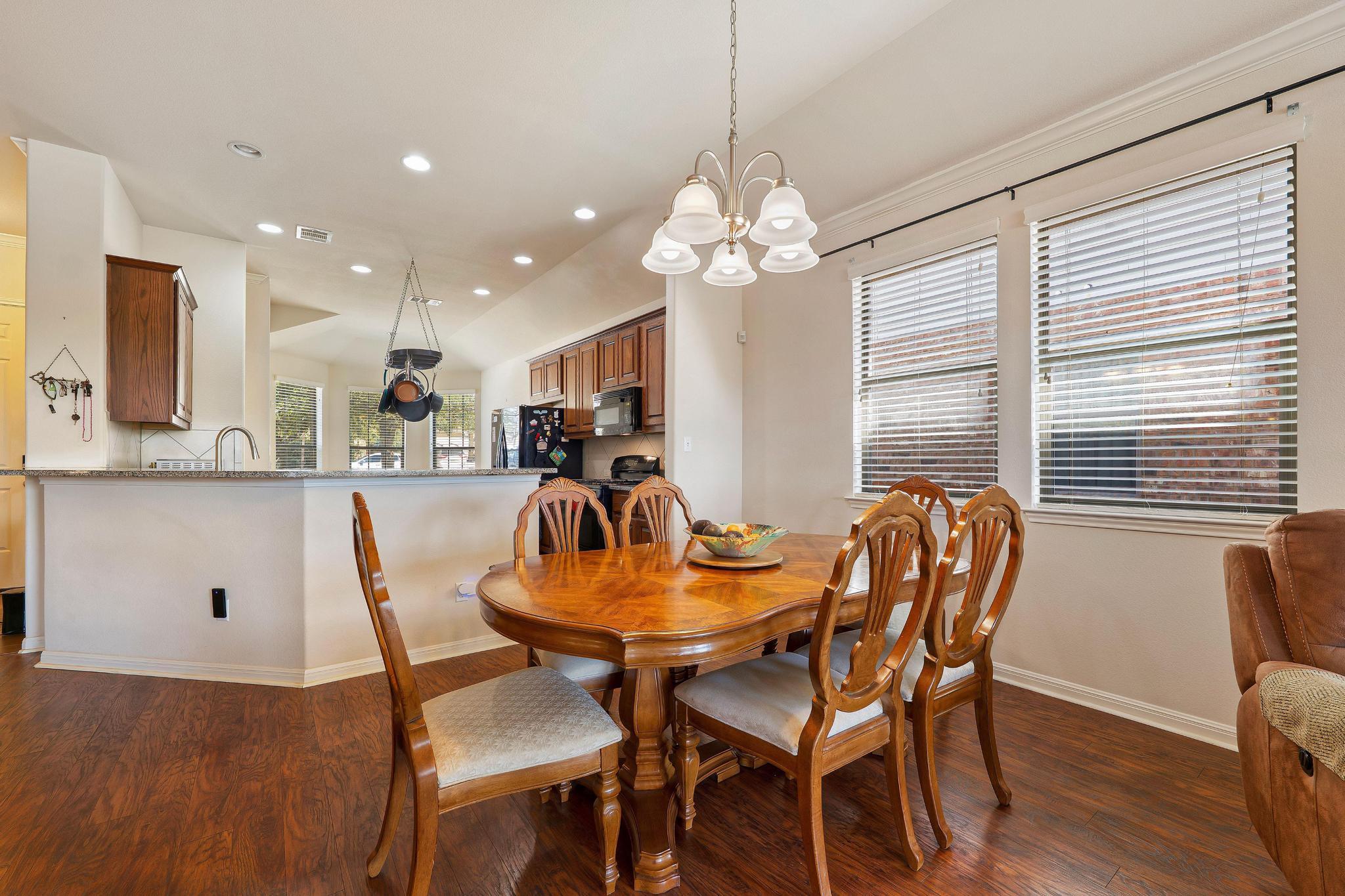 2716 Granite Hill Dr, Leander, TX 78641