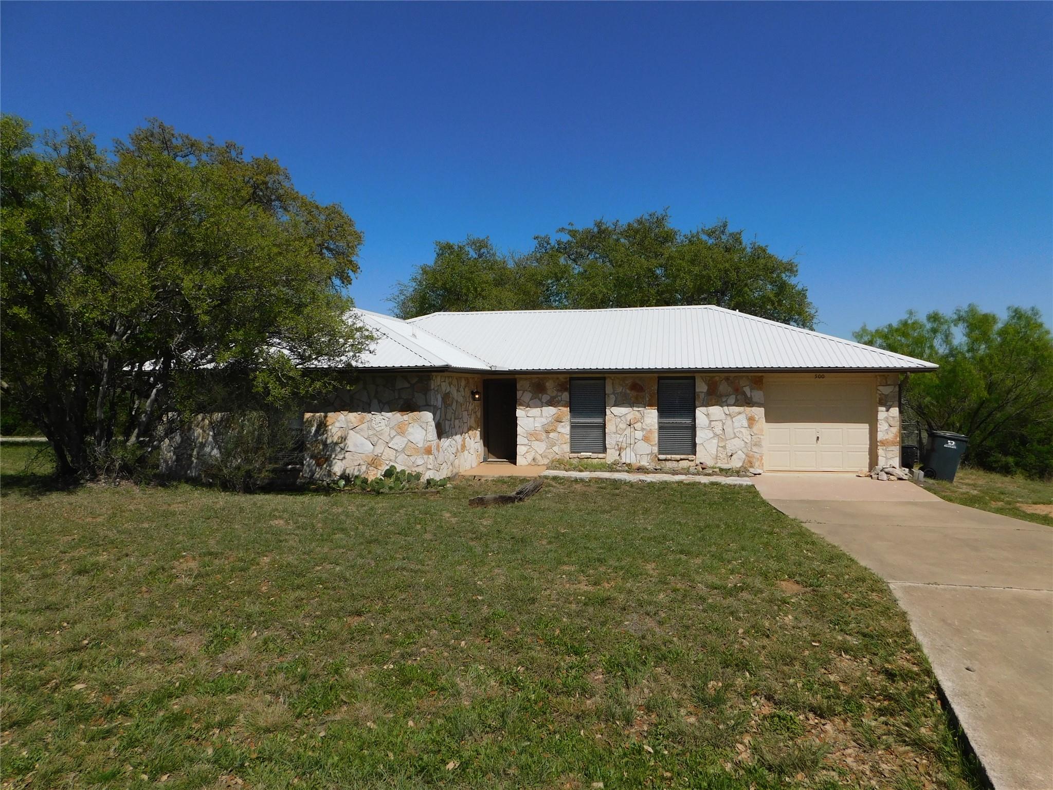 500 Wanta Hide A Way Dr, Spicewood, TX 78669