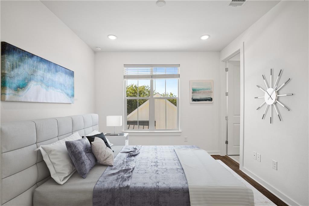 2624 Metcalfe Rd # 8, Austin, TX 78741