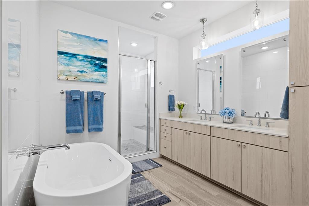 2624 Metcalfe Rd # 8, Austin, TX 78741