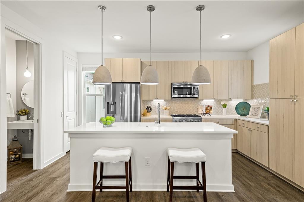 2624 Metcalfe Rd # 8, Austin, TX 78741