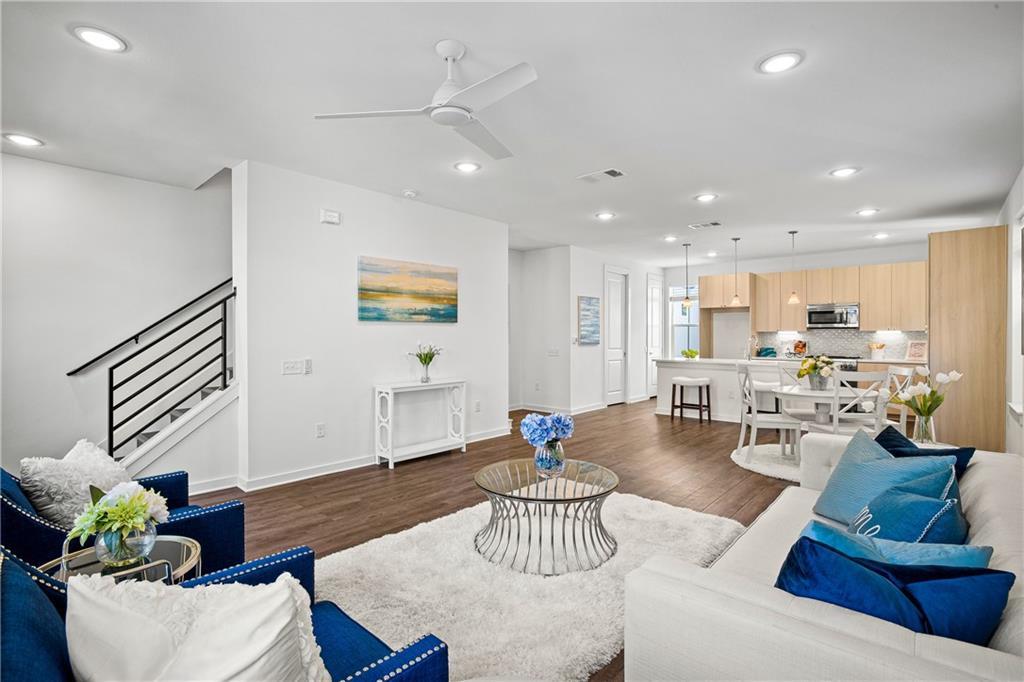 2624 Metcalfe Rd # 8, Austin, TX 78741