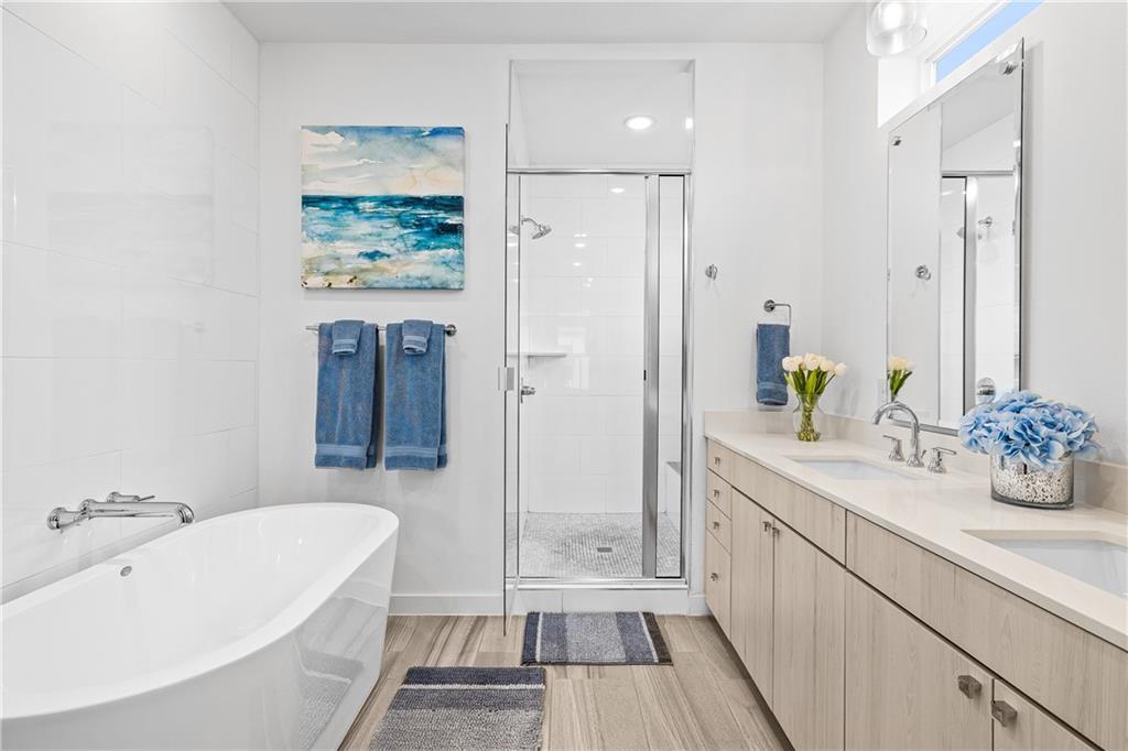 2624 Metcalfe Rd # 8, Austin, TX 78741