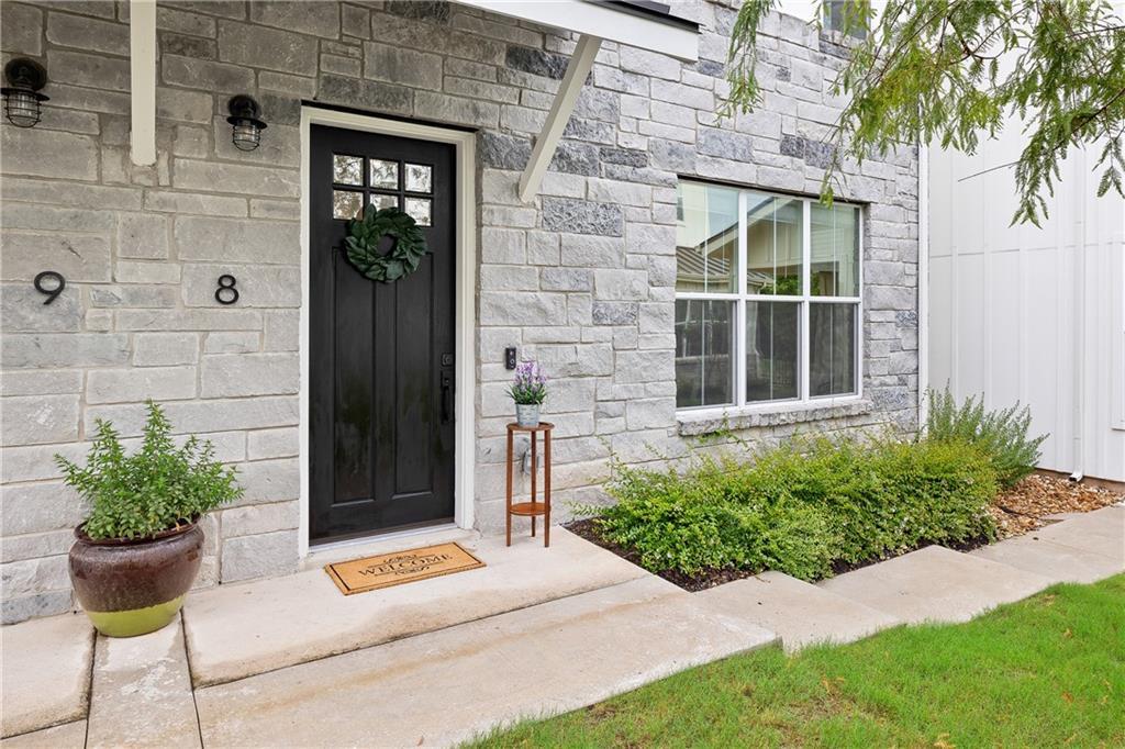 2624 Metcalfe Rd # 8, Austin, TX 78741