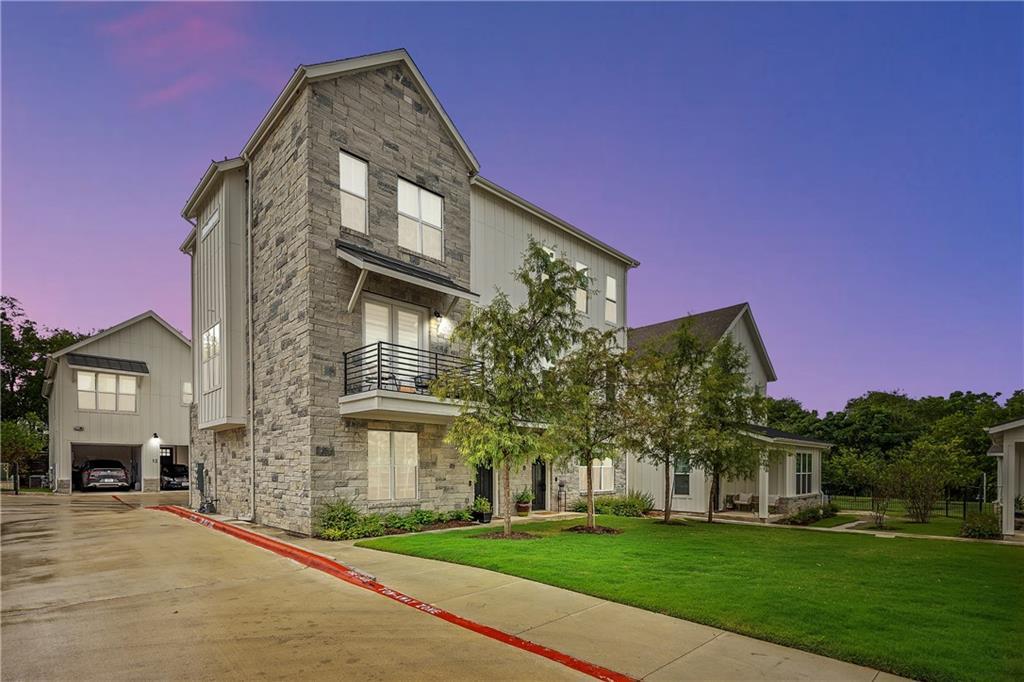 2624 Metcalfe Rd # 8, Austin, TX 78741