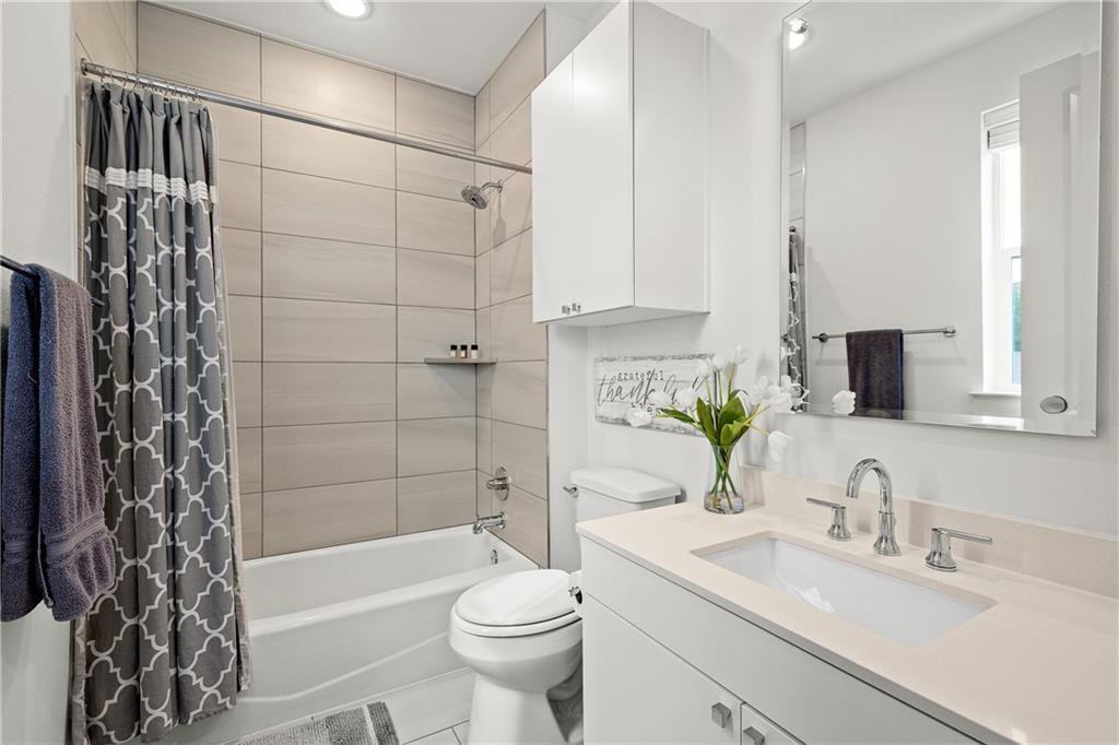 2624 Metcalfe Rd # 8, Austin, TX 78741