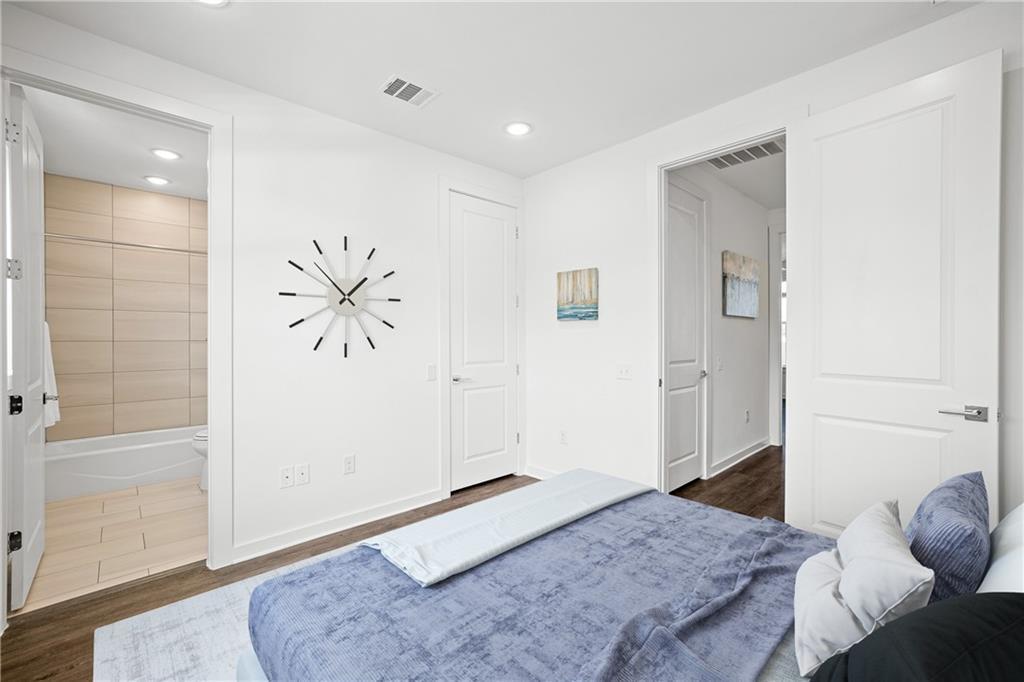 2624 Metcalfe Rd # 8, Austin, TX 78741