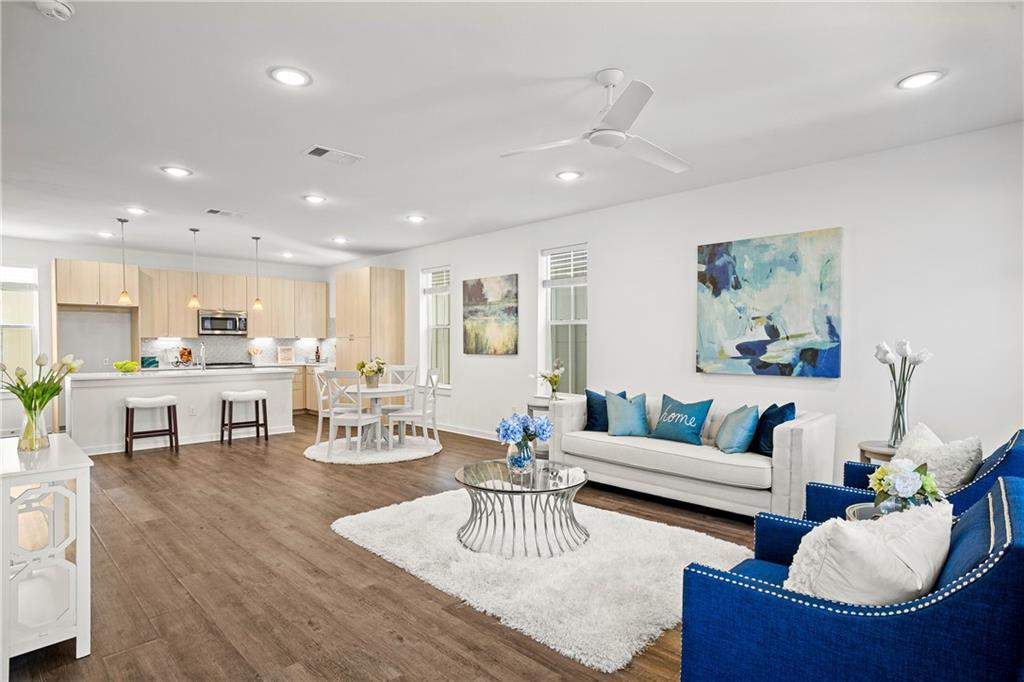 2624 Metcalfe Rd # 8, Austin, TX 78741