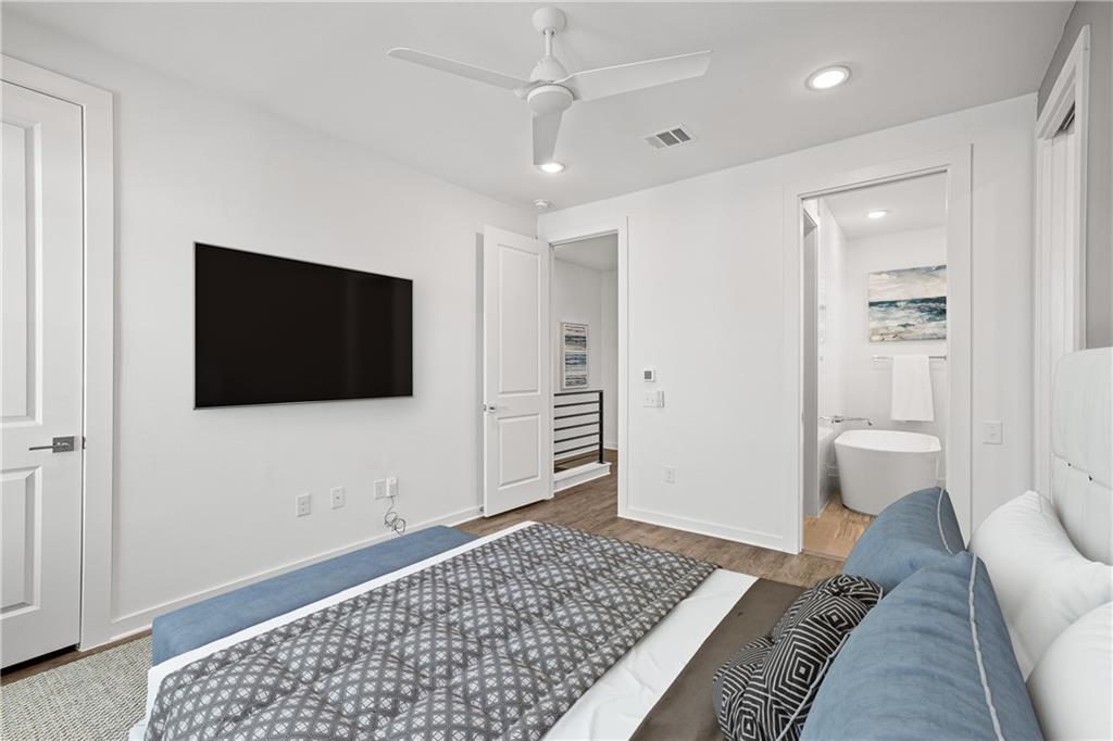 2624 Metcalfe Rd # 8, Austin, TX 78741