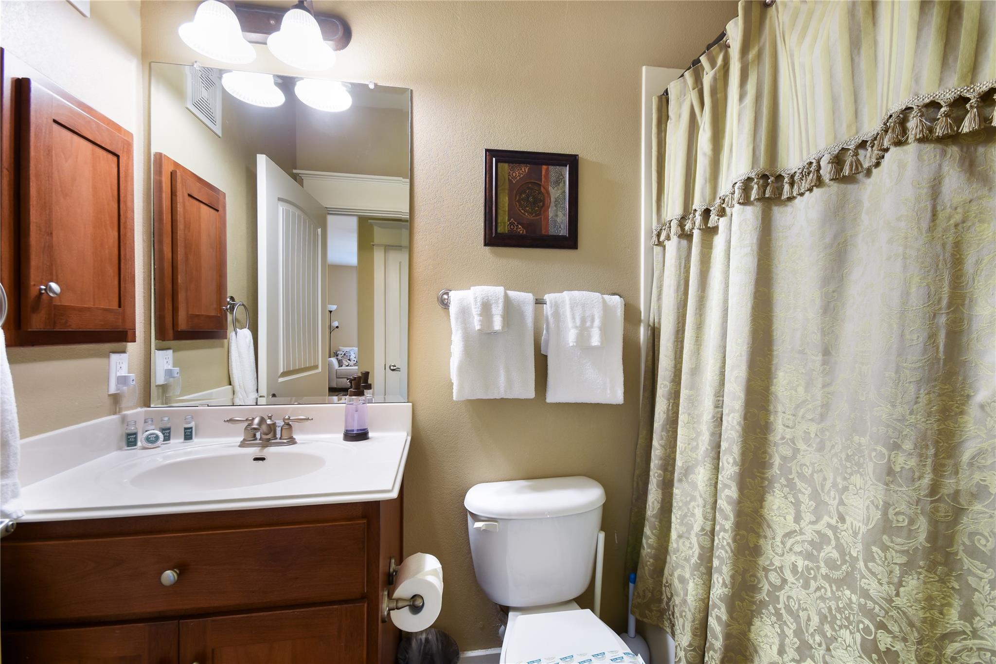 17808 Maritime Point Dr # 101, Jonestown, TX 78645