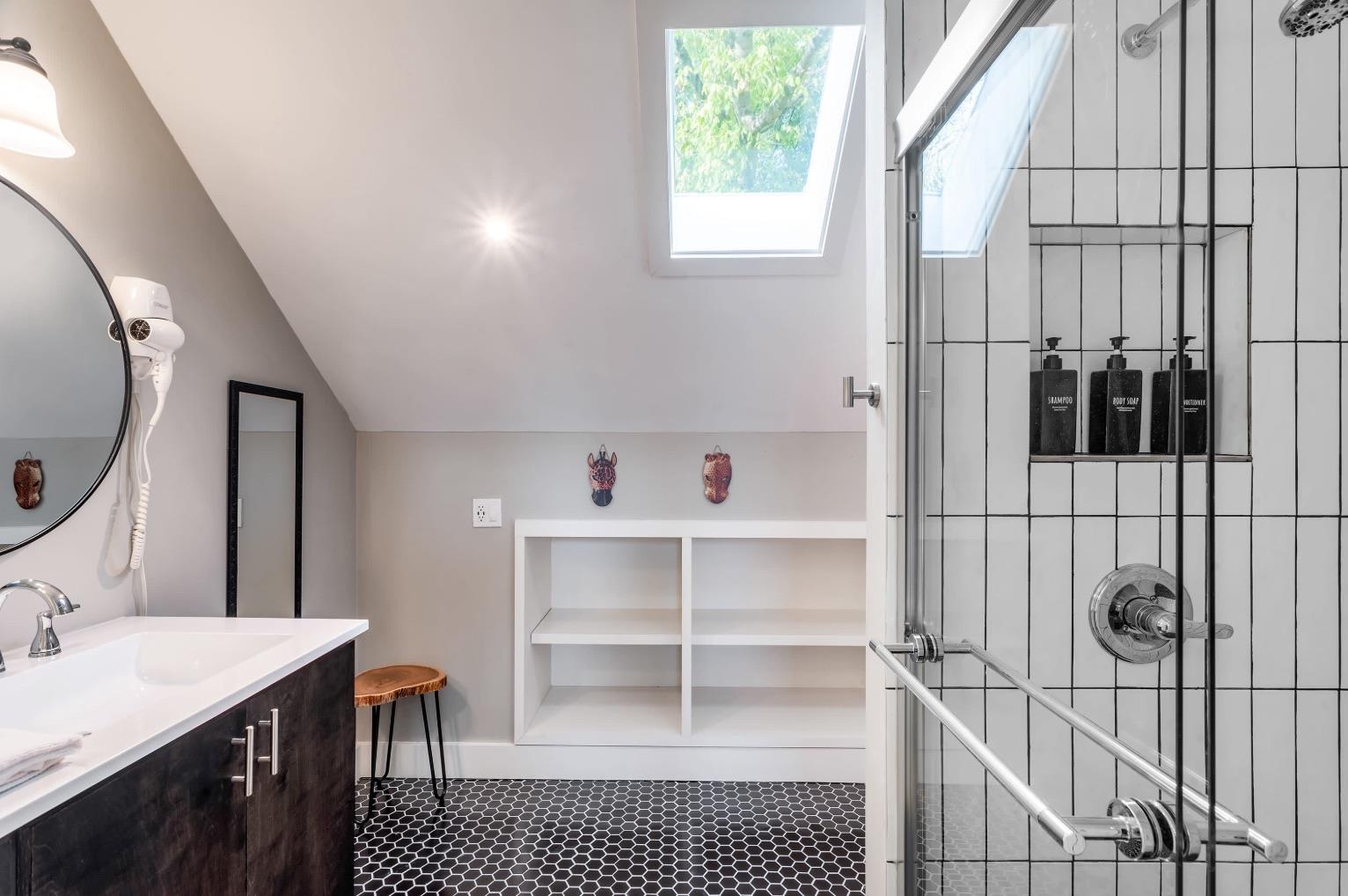 3000 Neal St, Austin, TX 78702