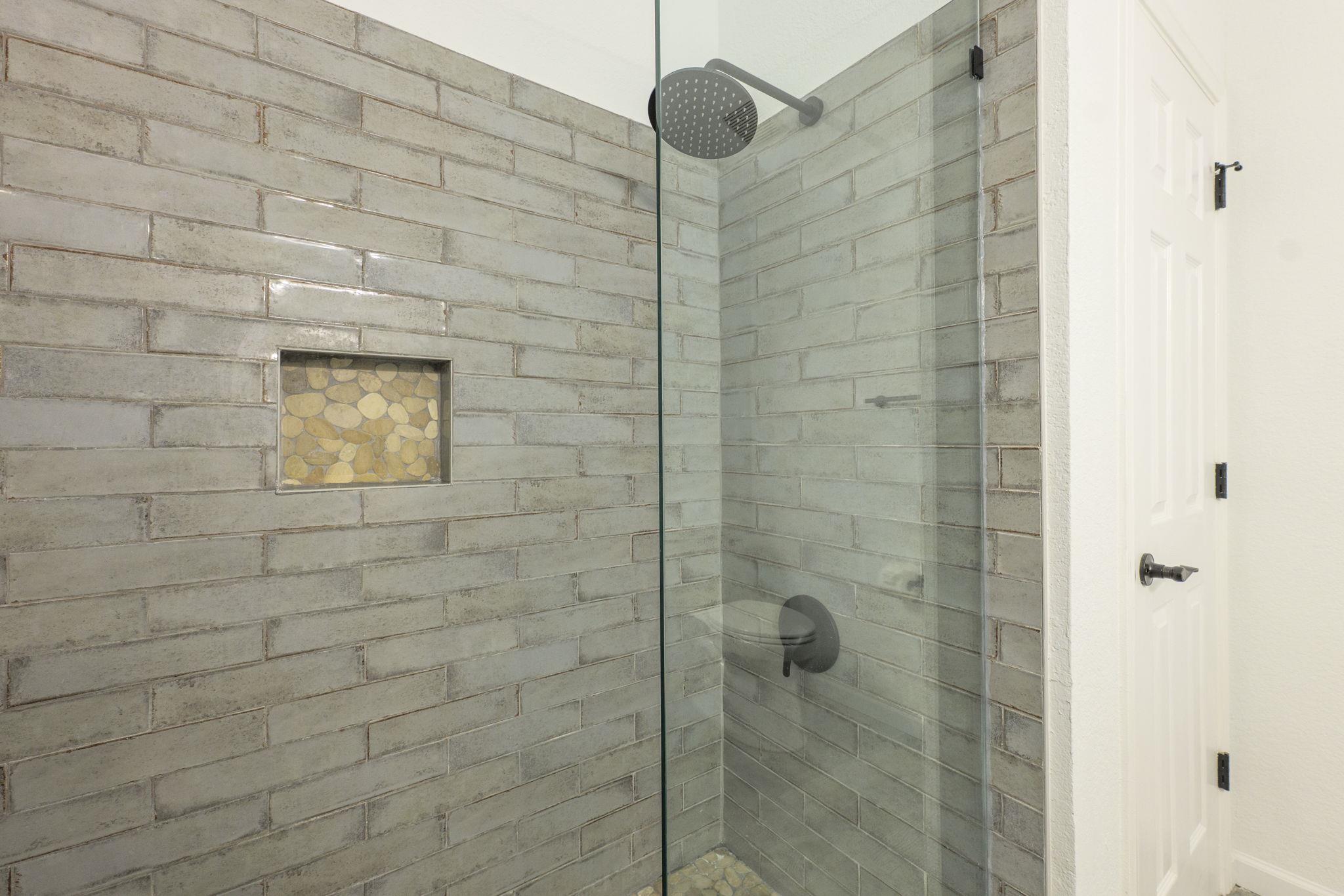 20900 Waterside Dr # 1, Lago Vista, TX 78645