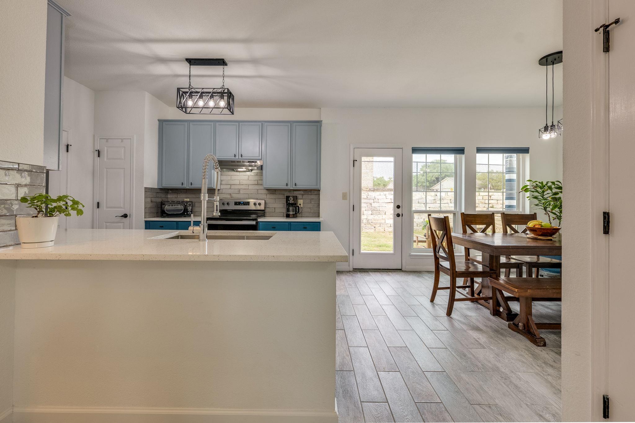 20900 Waterside Dr # 1, Lago Vista, TX 78645