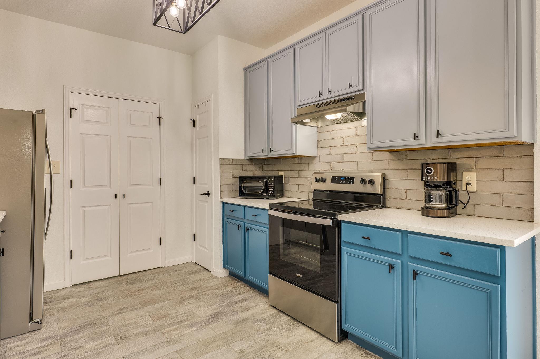 20900 Waterside Dr # 1, Lago Vista, TX 78645