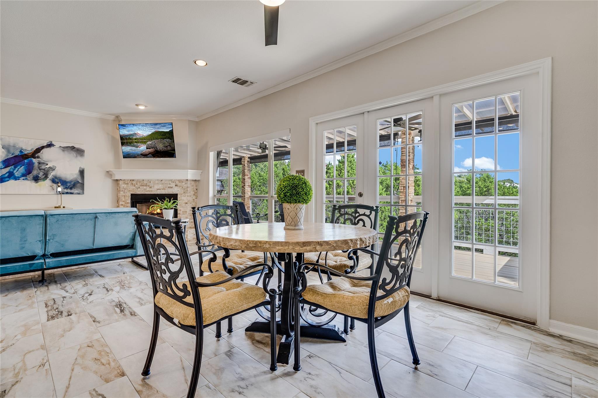 971 Barbara Dr, Canyon Lake, TX 78133