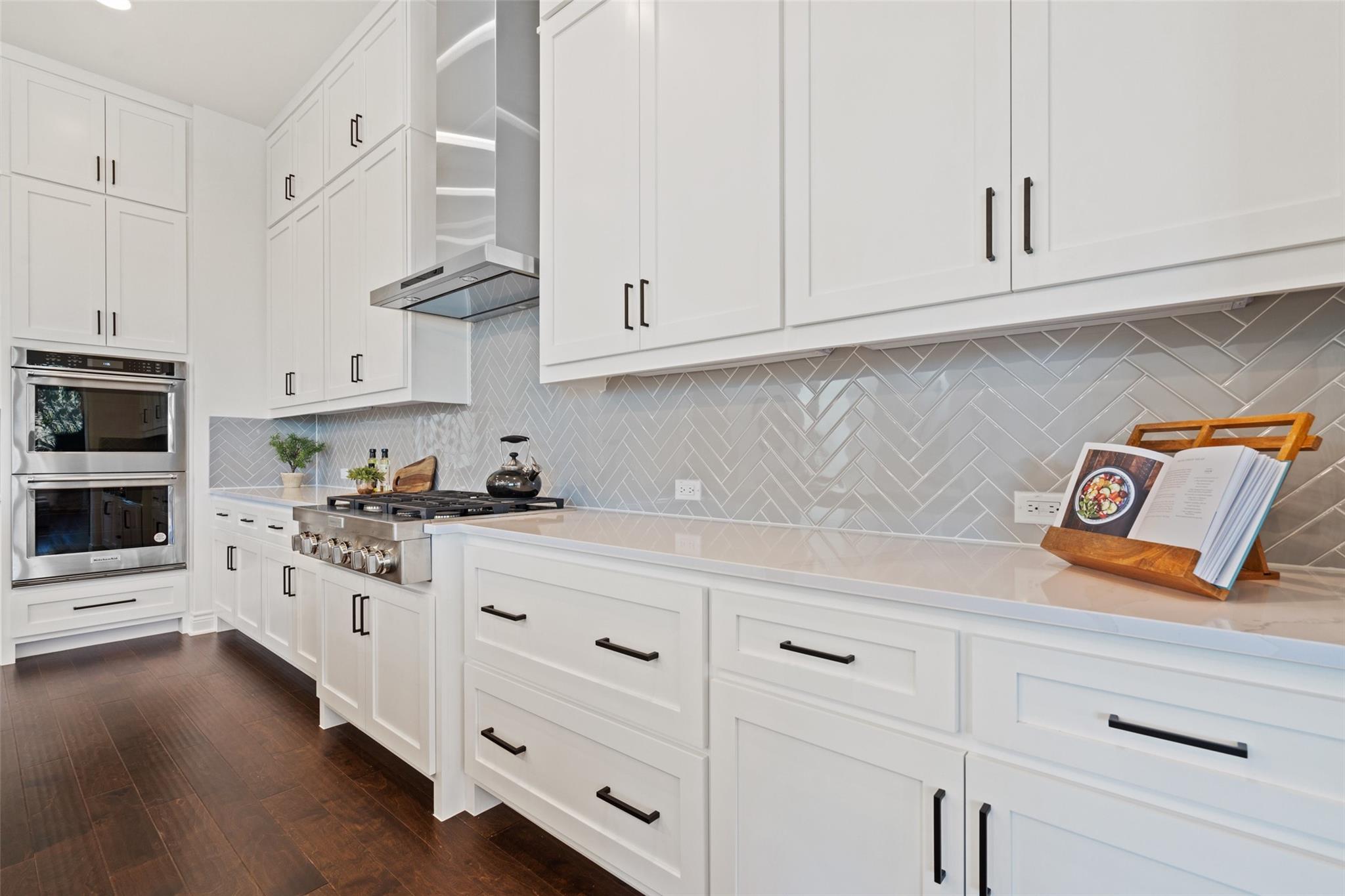 924 Bristol Creek Bnd, Lakeway, TX 78738