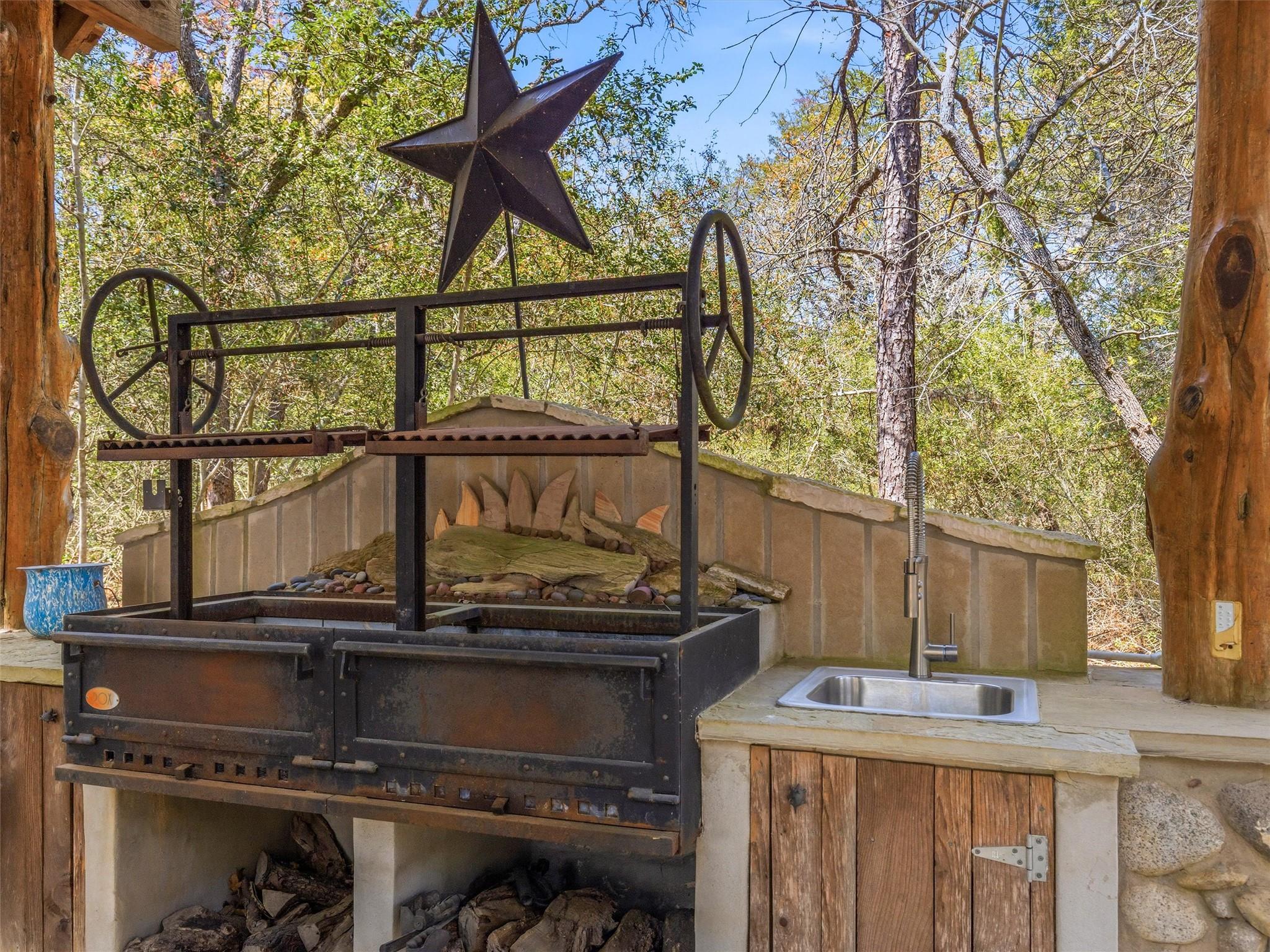 321 Red Rock Ranch Rd, Red Rock, TX 78662