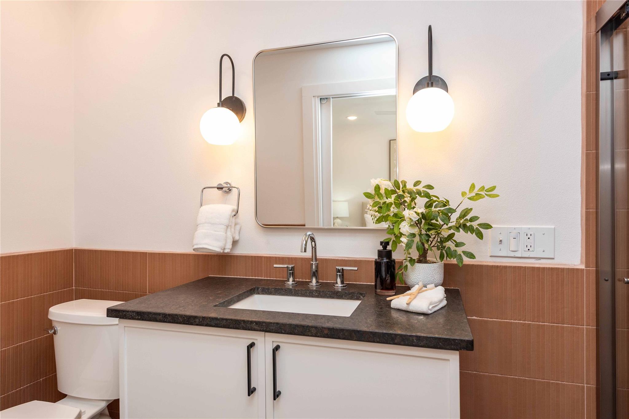 4717 Avenue H Ave # 1, Austin, TX 78751