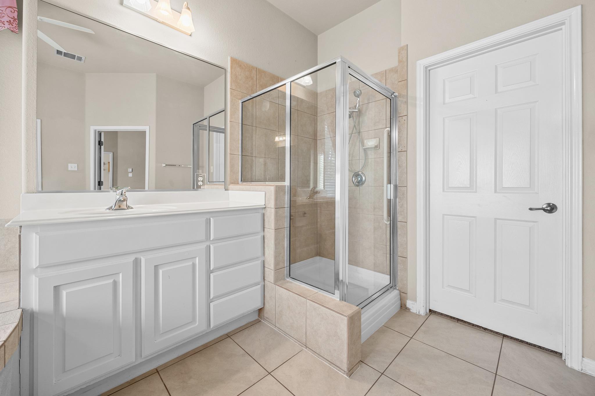 105 Oak Plaza Dr, Georgetown, TX 78628