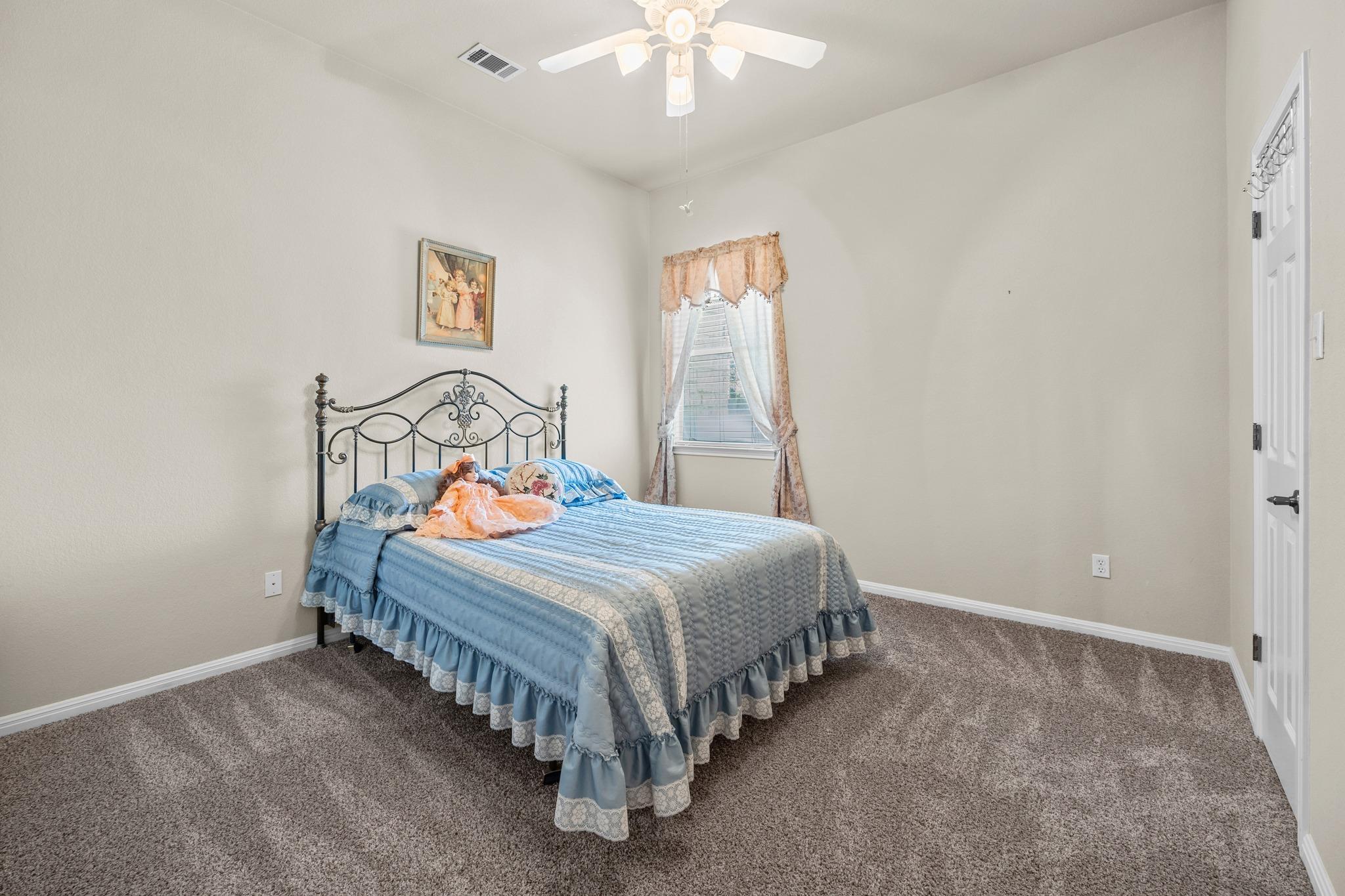 105 Oak Plaza Dr, Georgetown, TX 78628