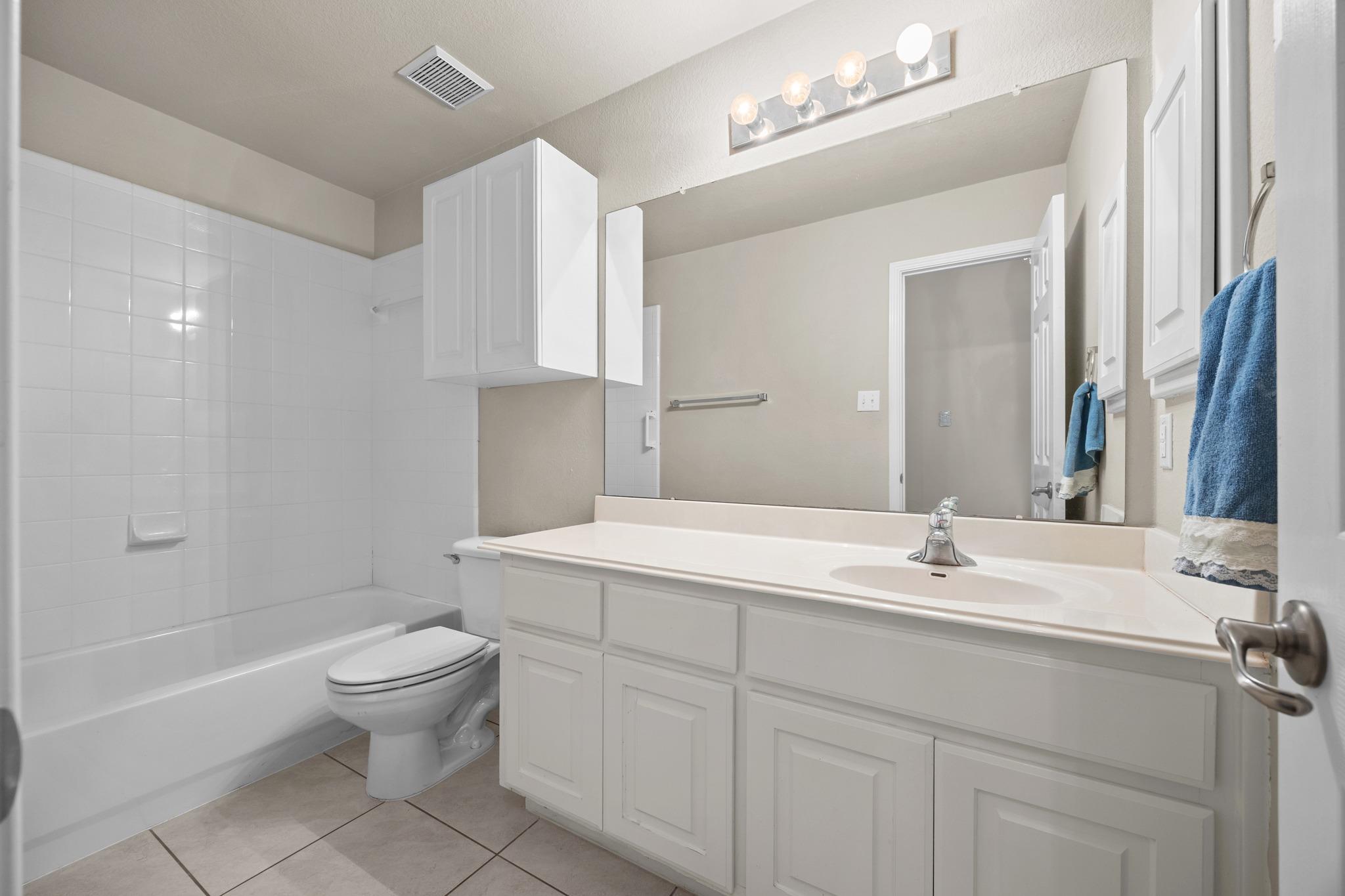 105 Oak Plaza Dr, Georgetown, TX 78628