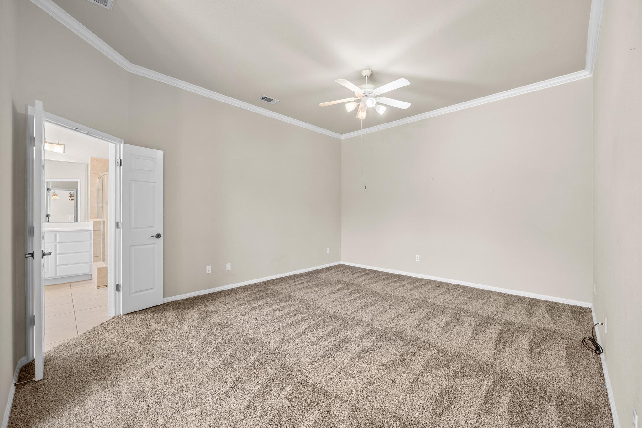 105 Oak Plaza Dr, Georgetown, TX 78628